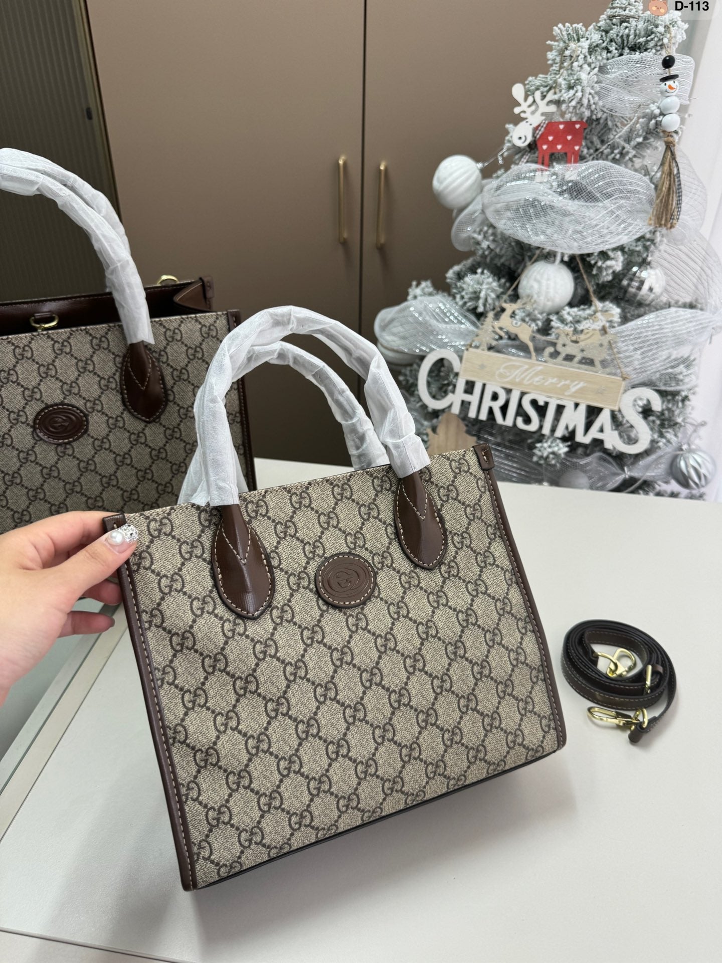 GUCCI-818
