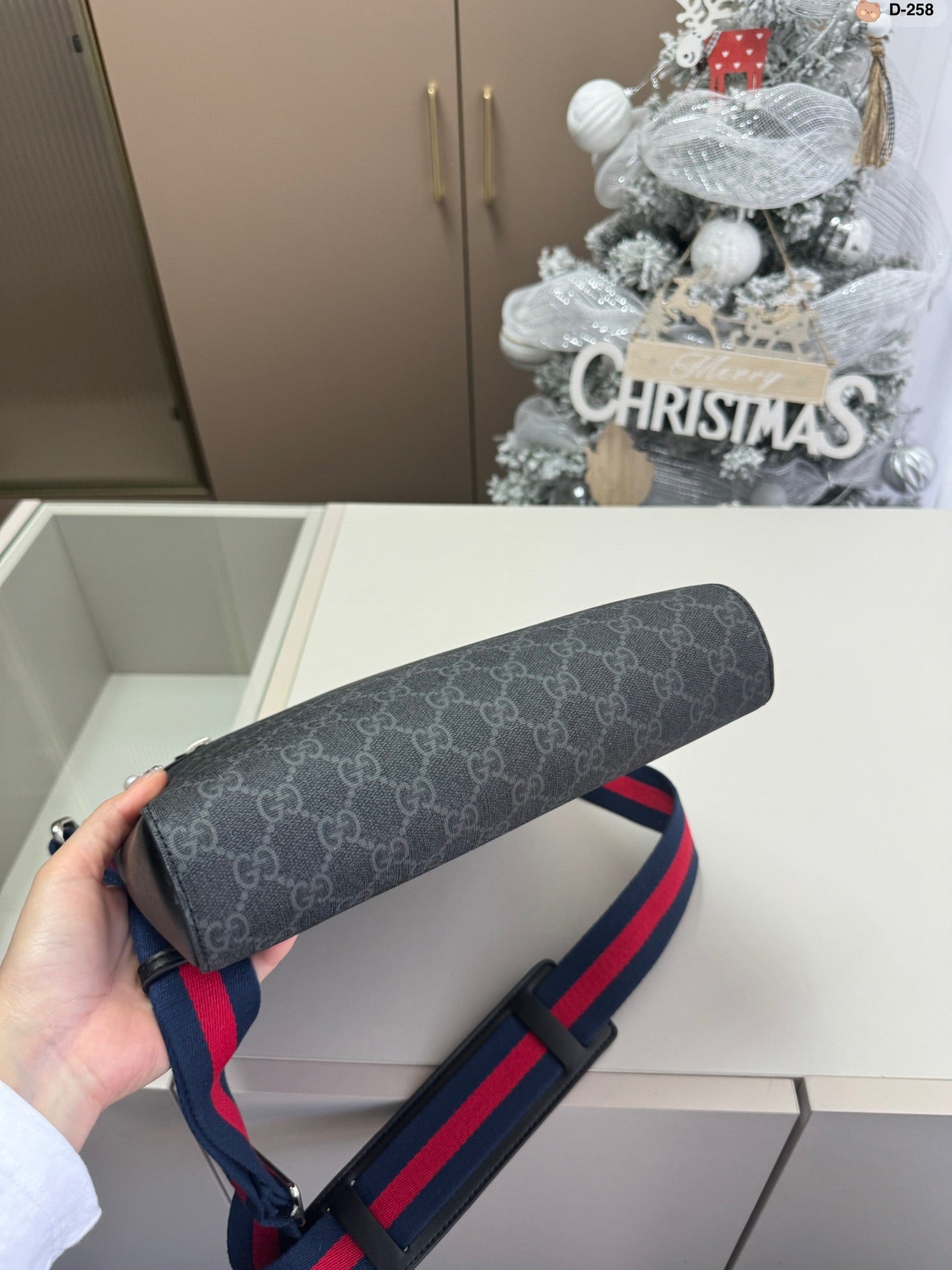 GUCCI-846