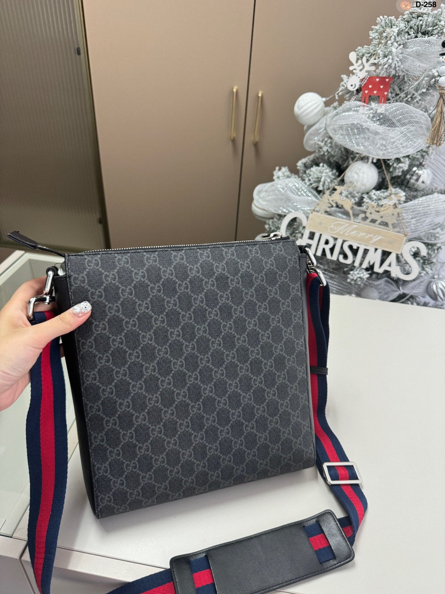 GUCCI-846