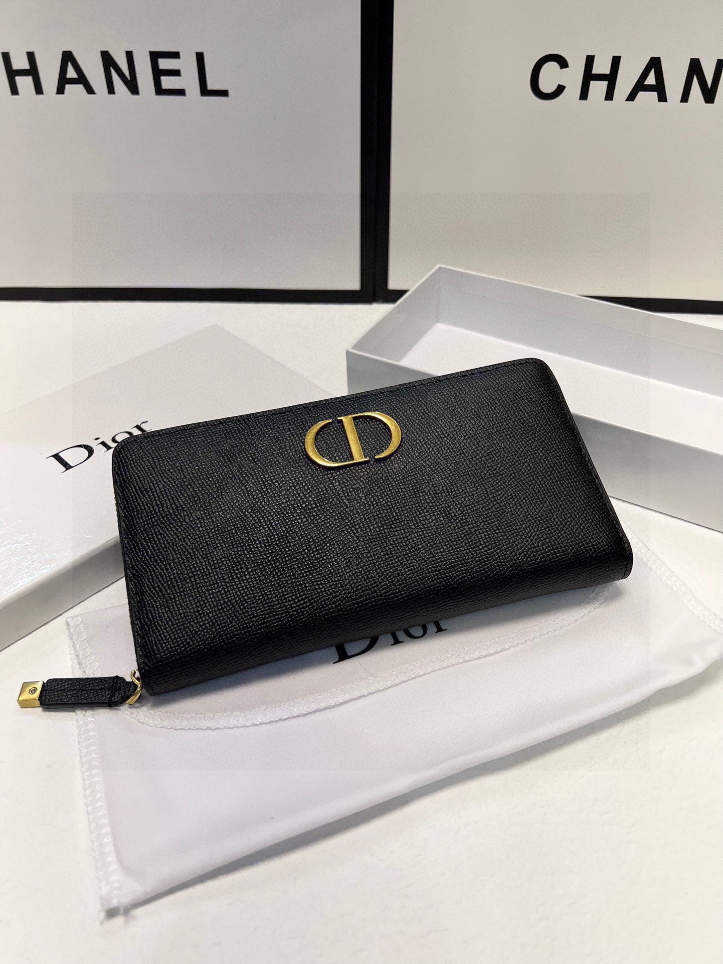 DIOR-451