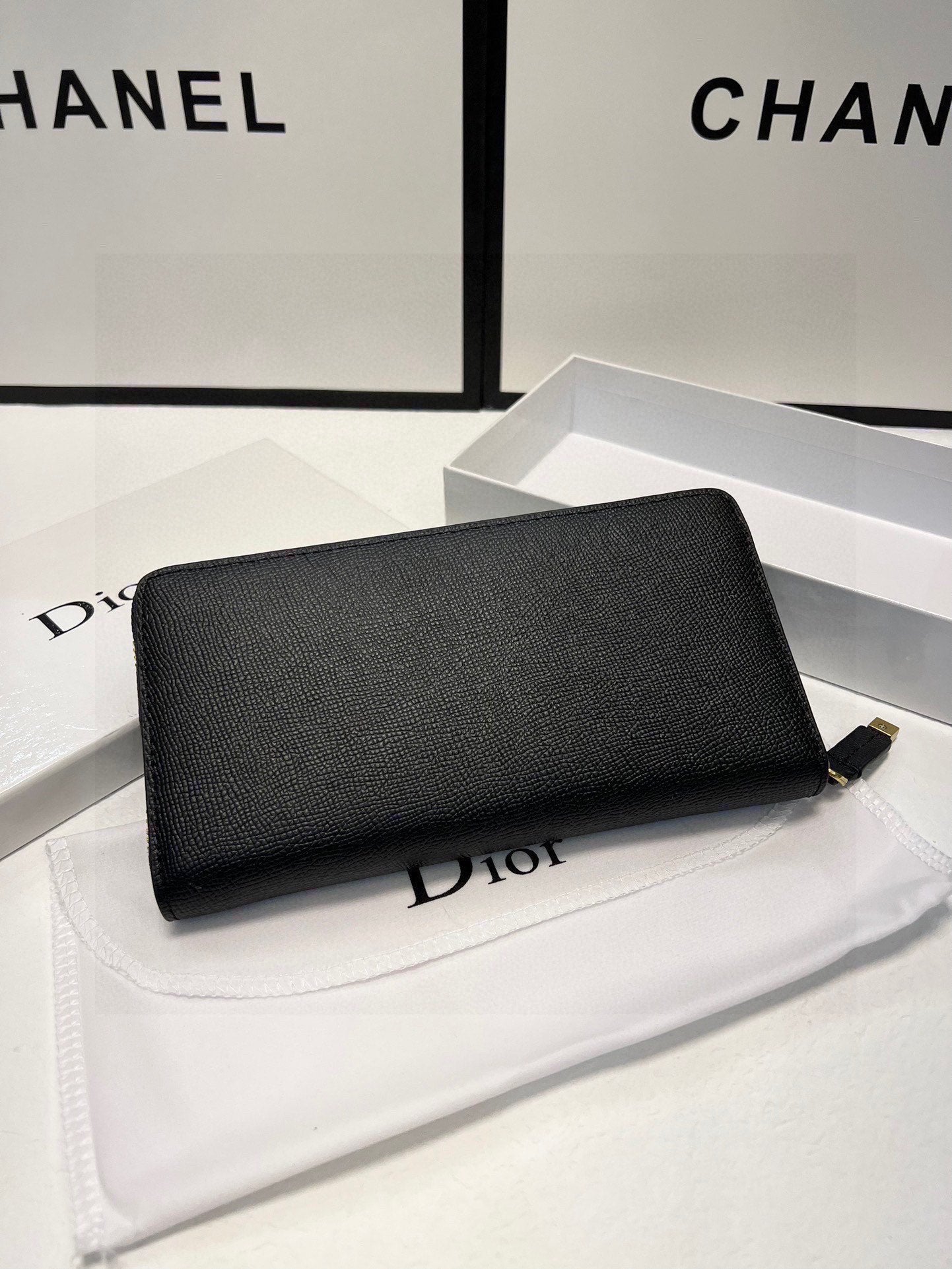 DIOR-451