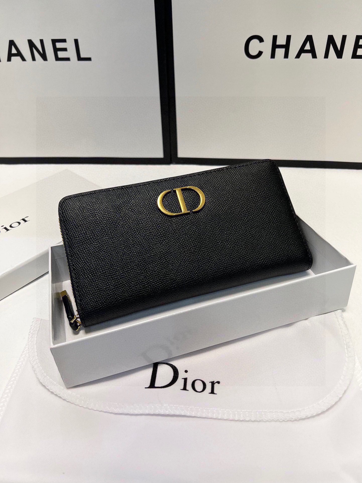 DIOR-451