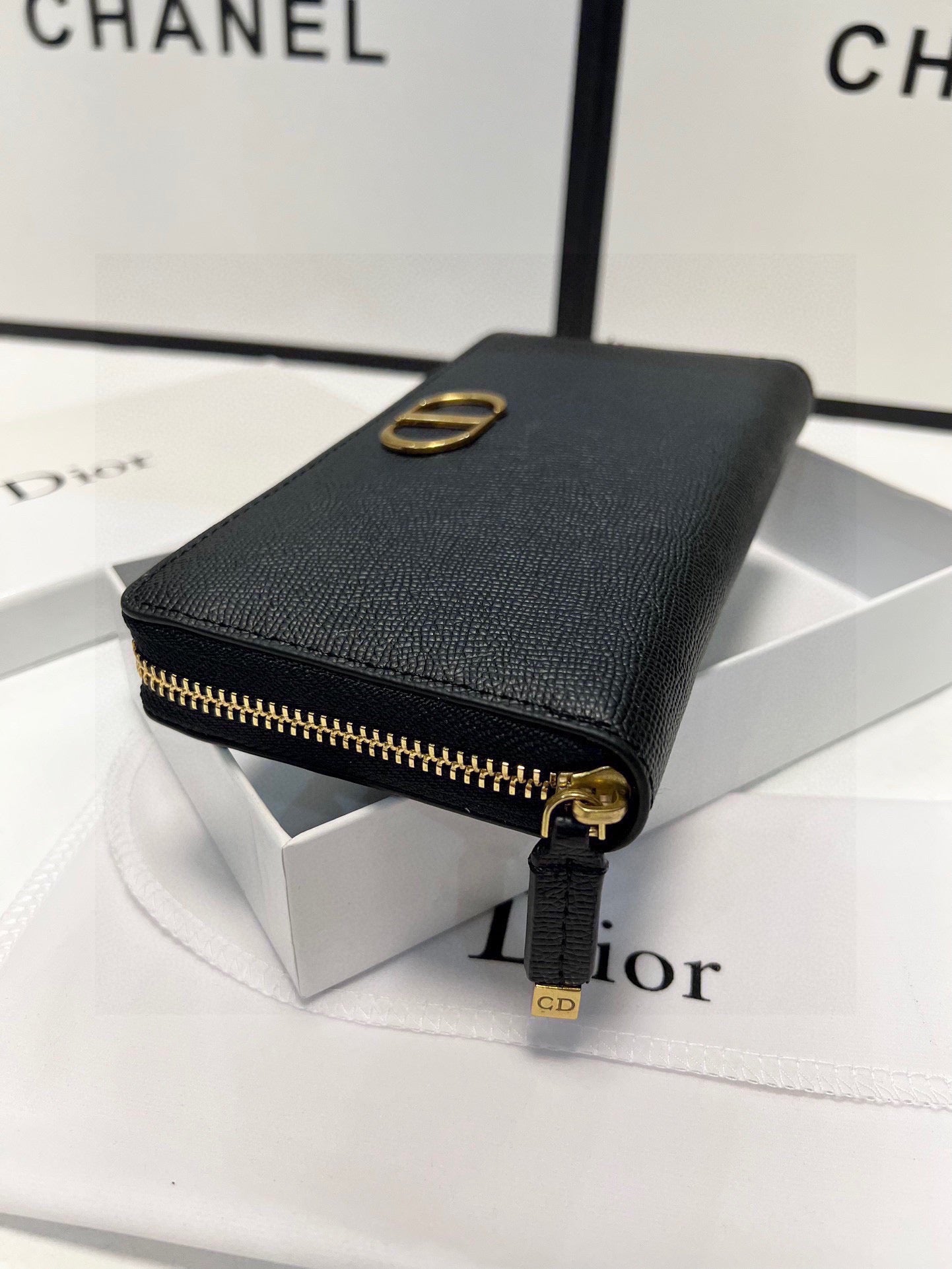 DIOR-451