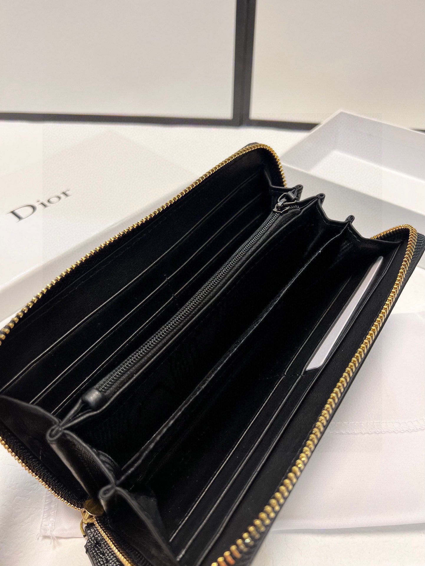 DIOR-451