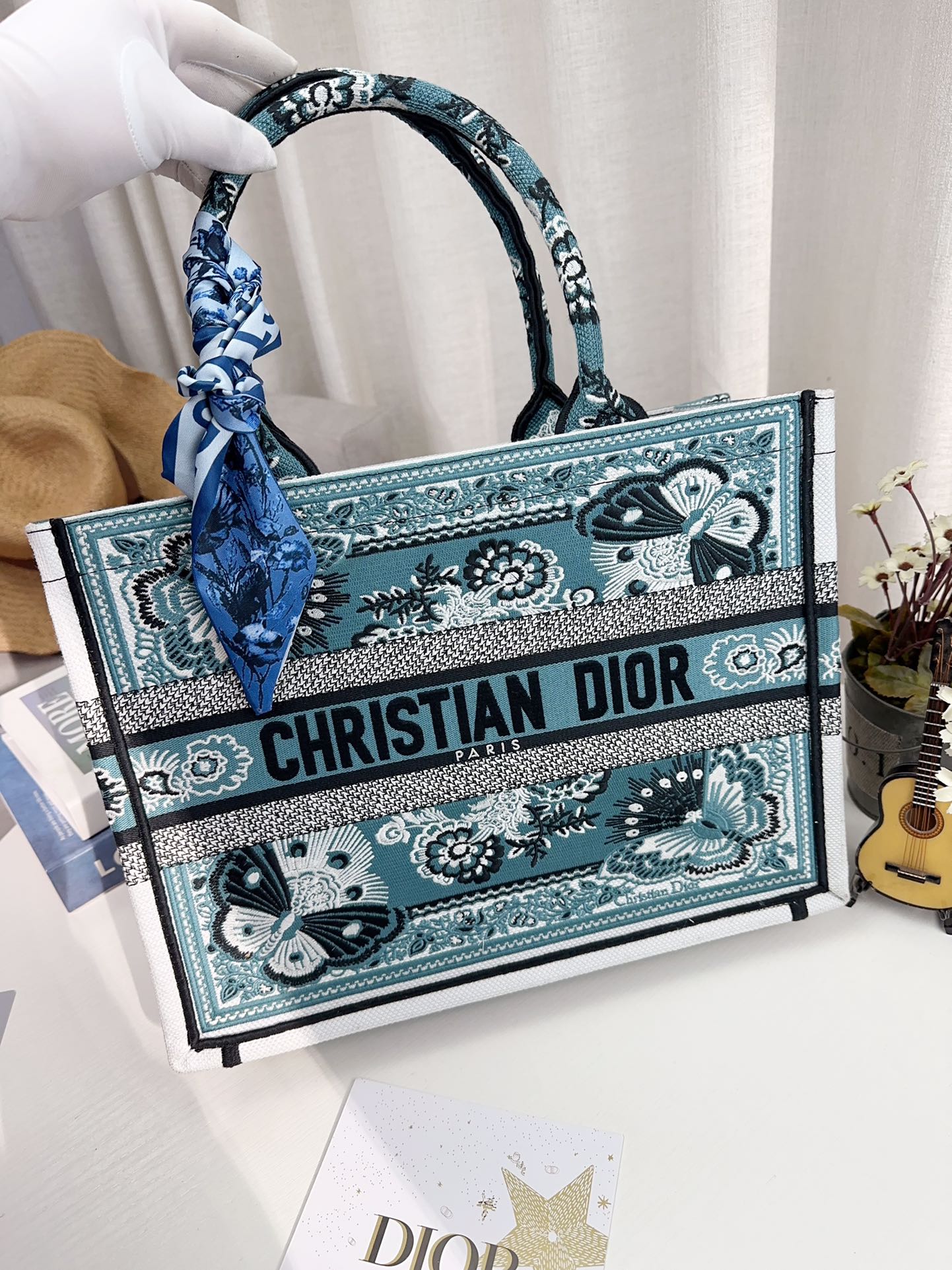 DIOR-656