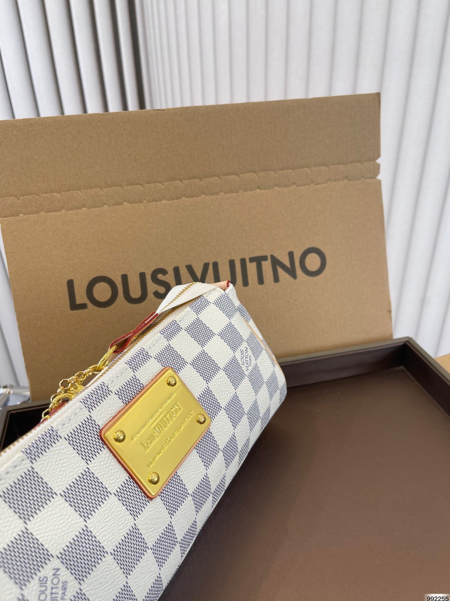 LV-BAG885
