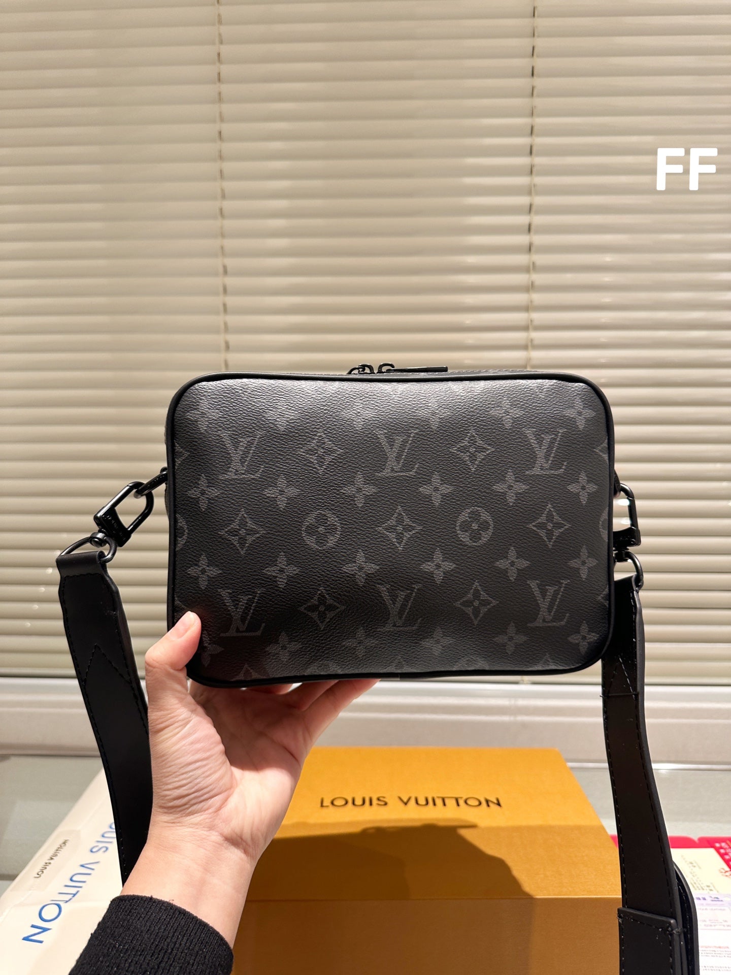 LV-BAG1026