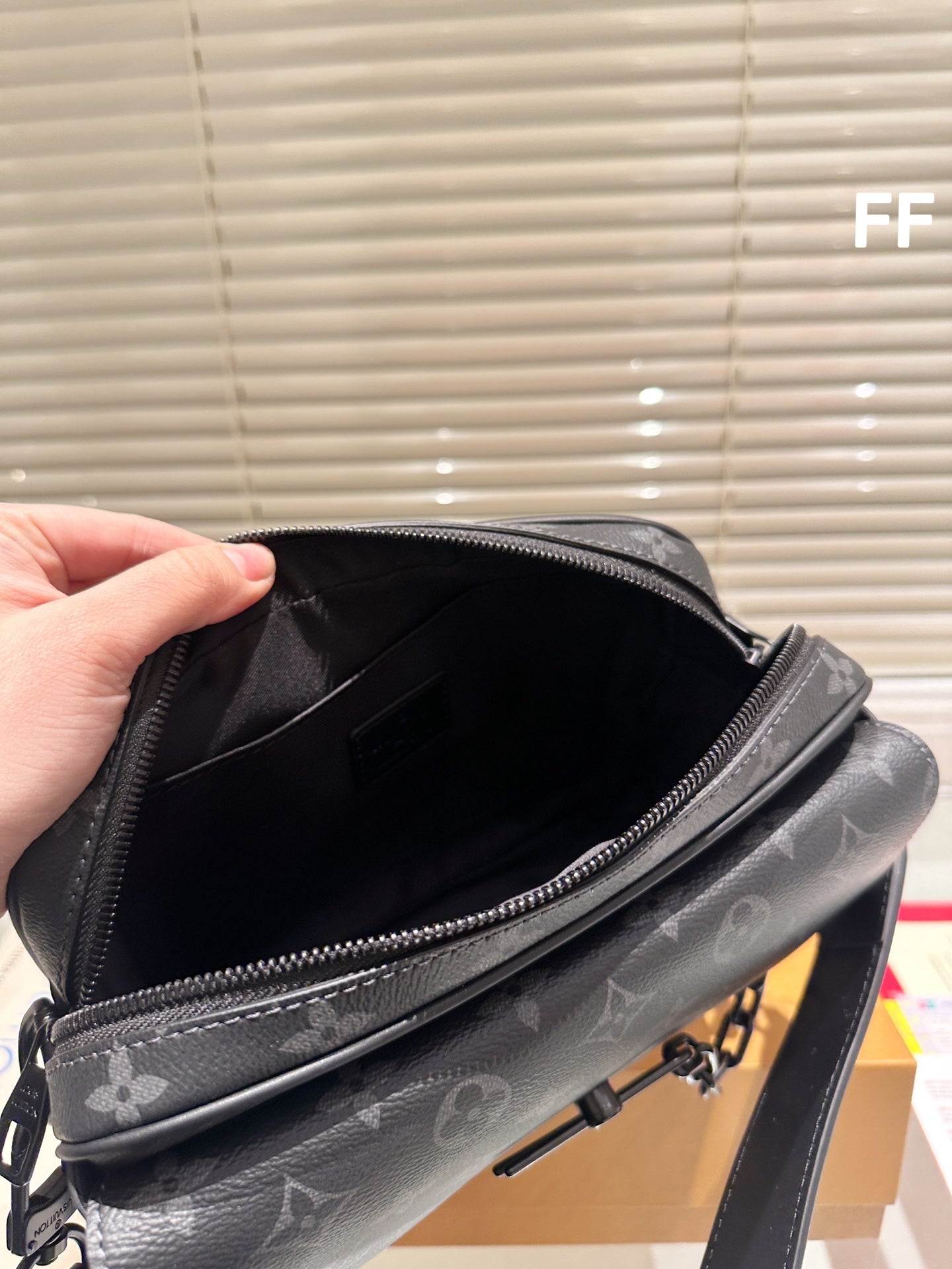 LV-BAG1026