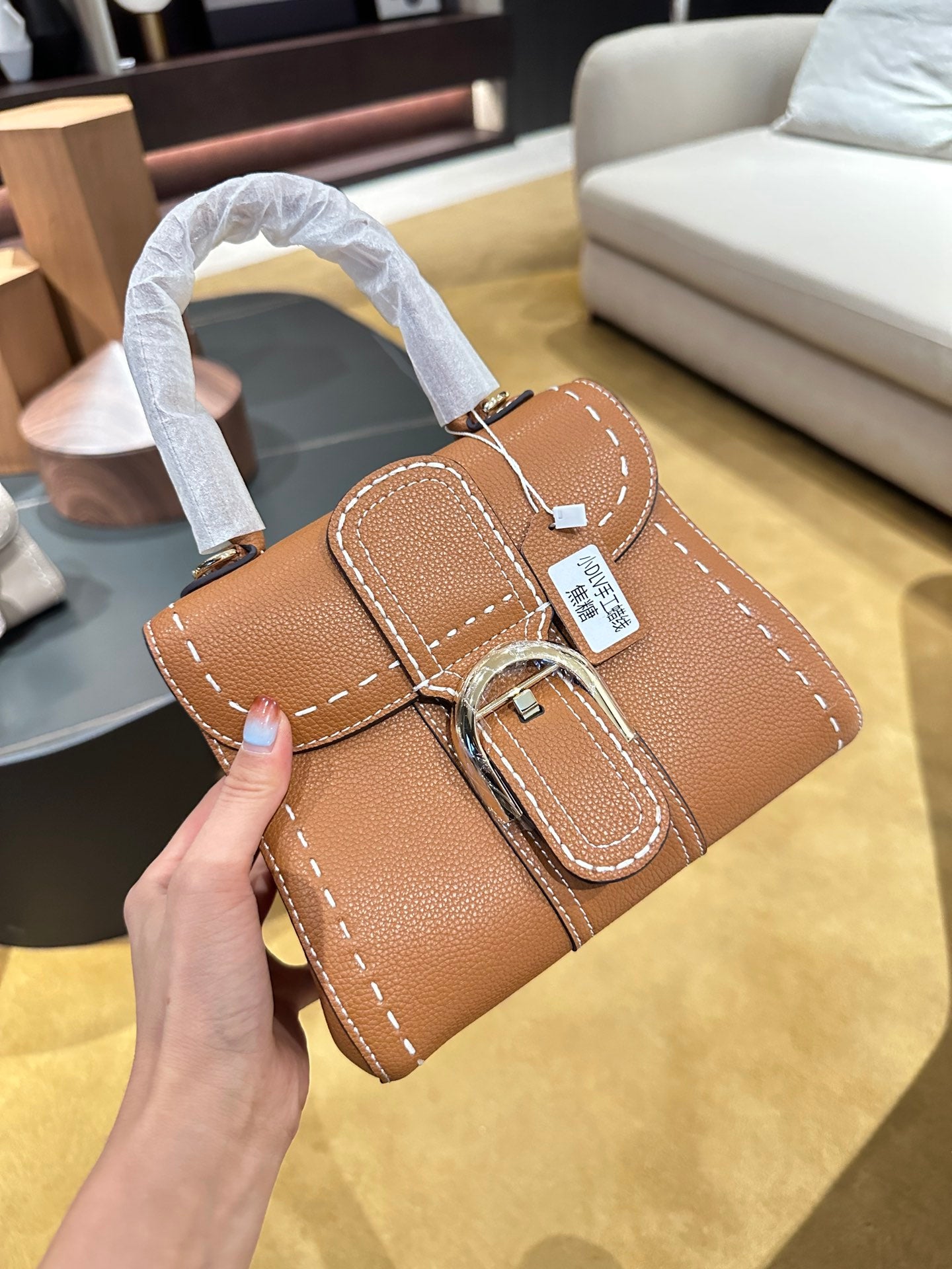 LV-BAG1072