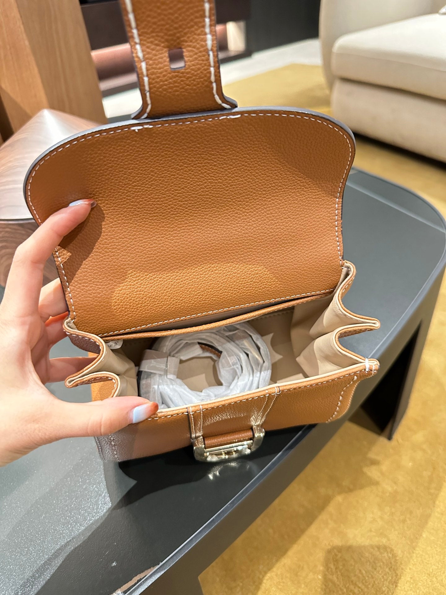 LV-BAG1072