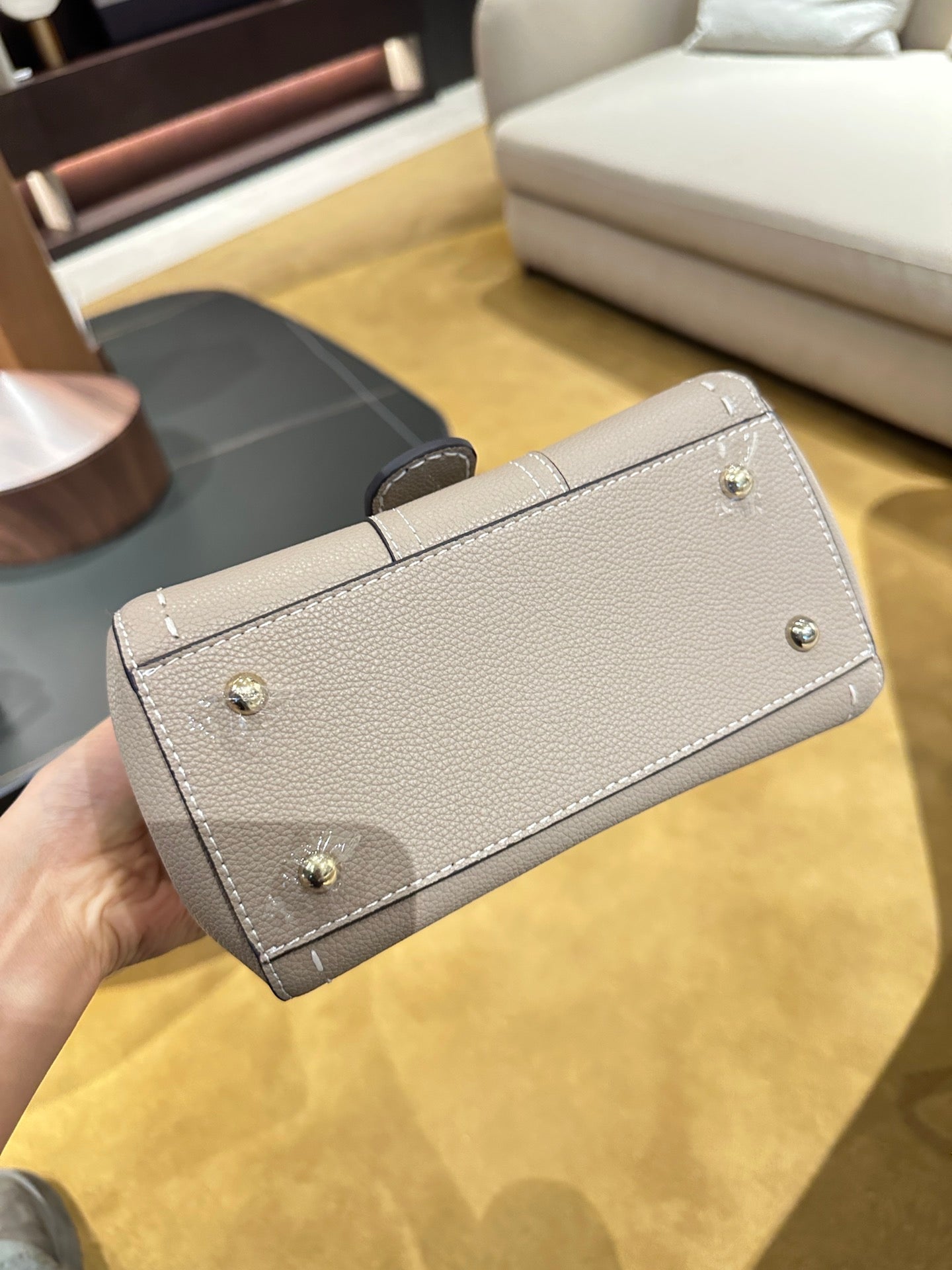 LV-BAG1071