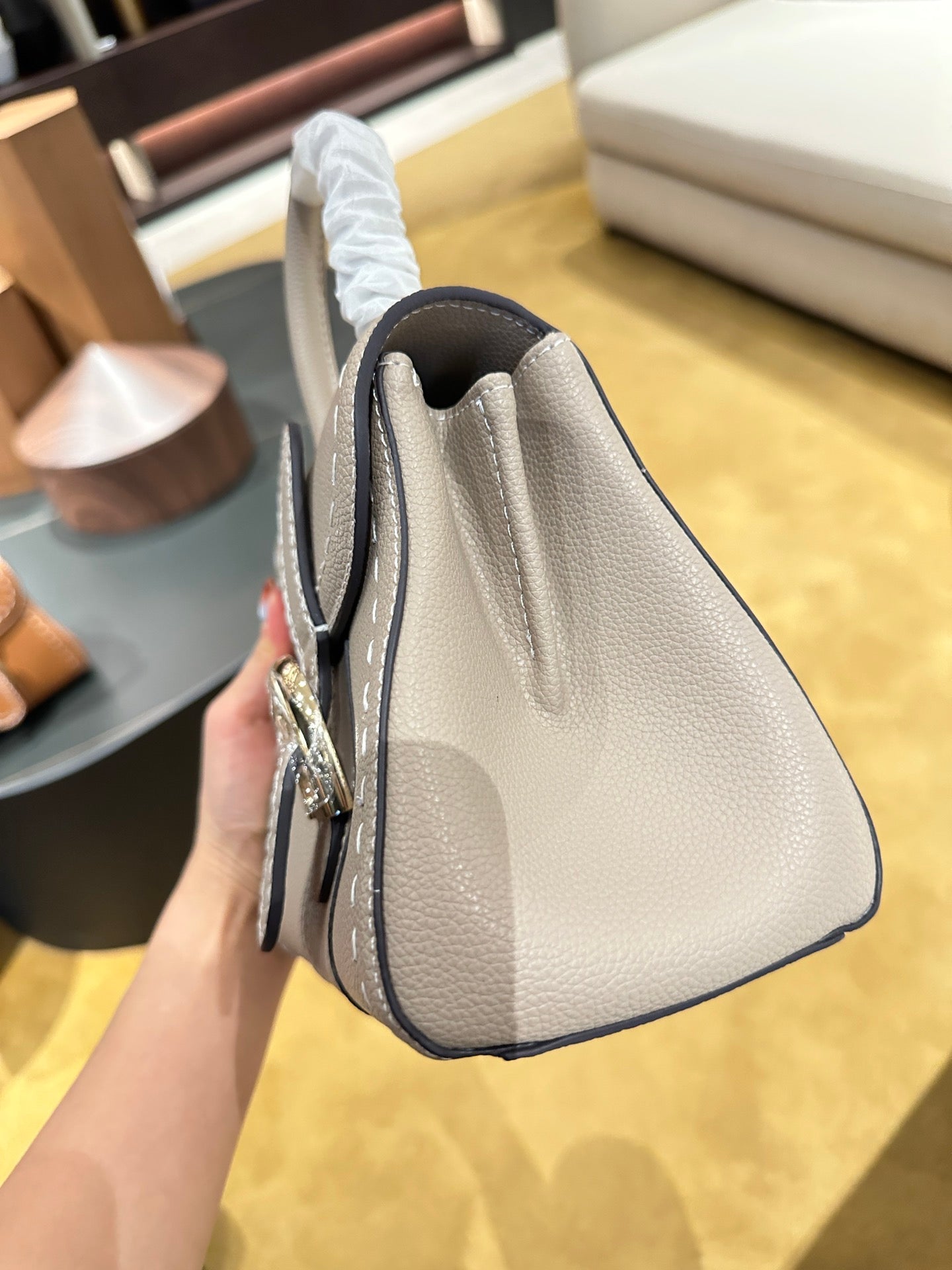 LV-BAG1071