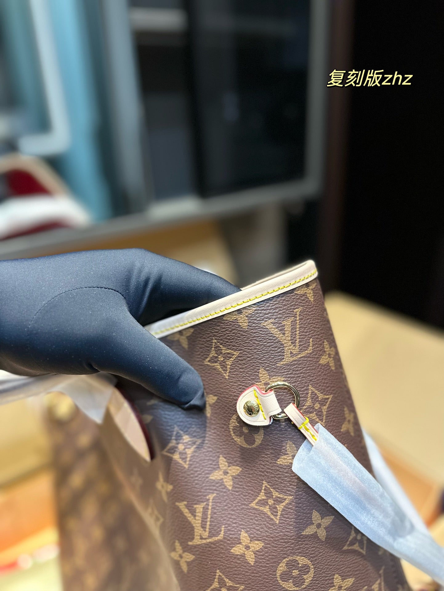 LV-BAG1082