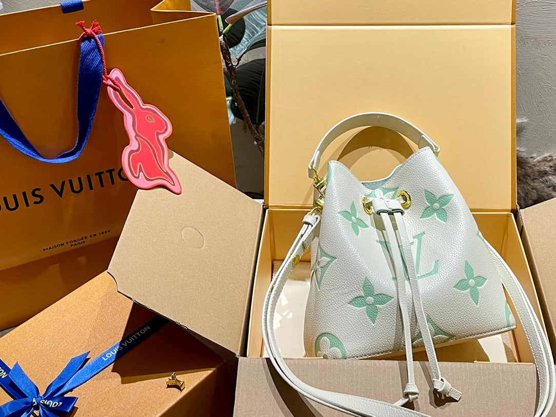 LV-BAG826