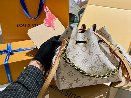 LV-BAG813