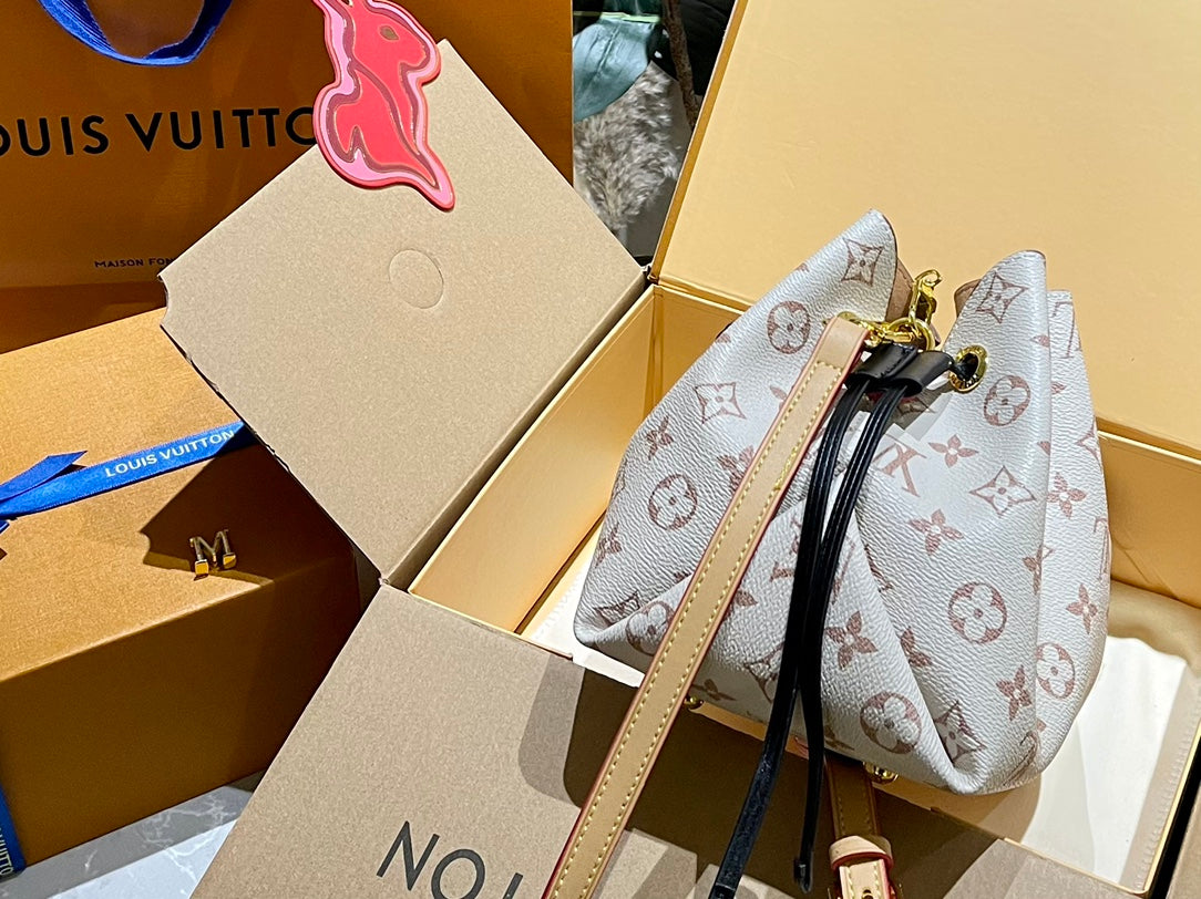 LV-BAG813