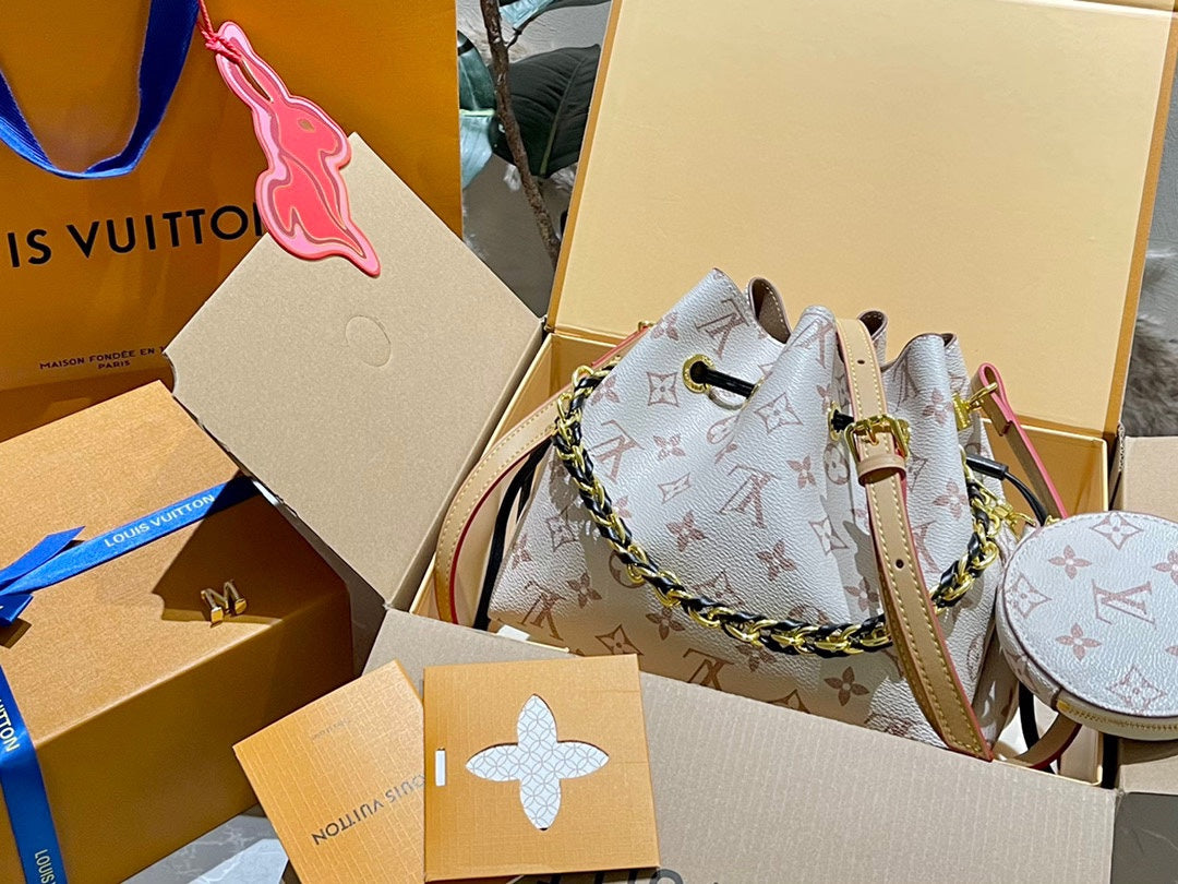LV-BAG813