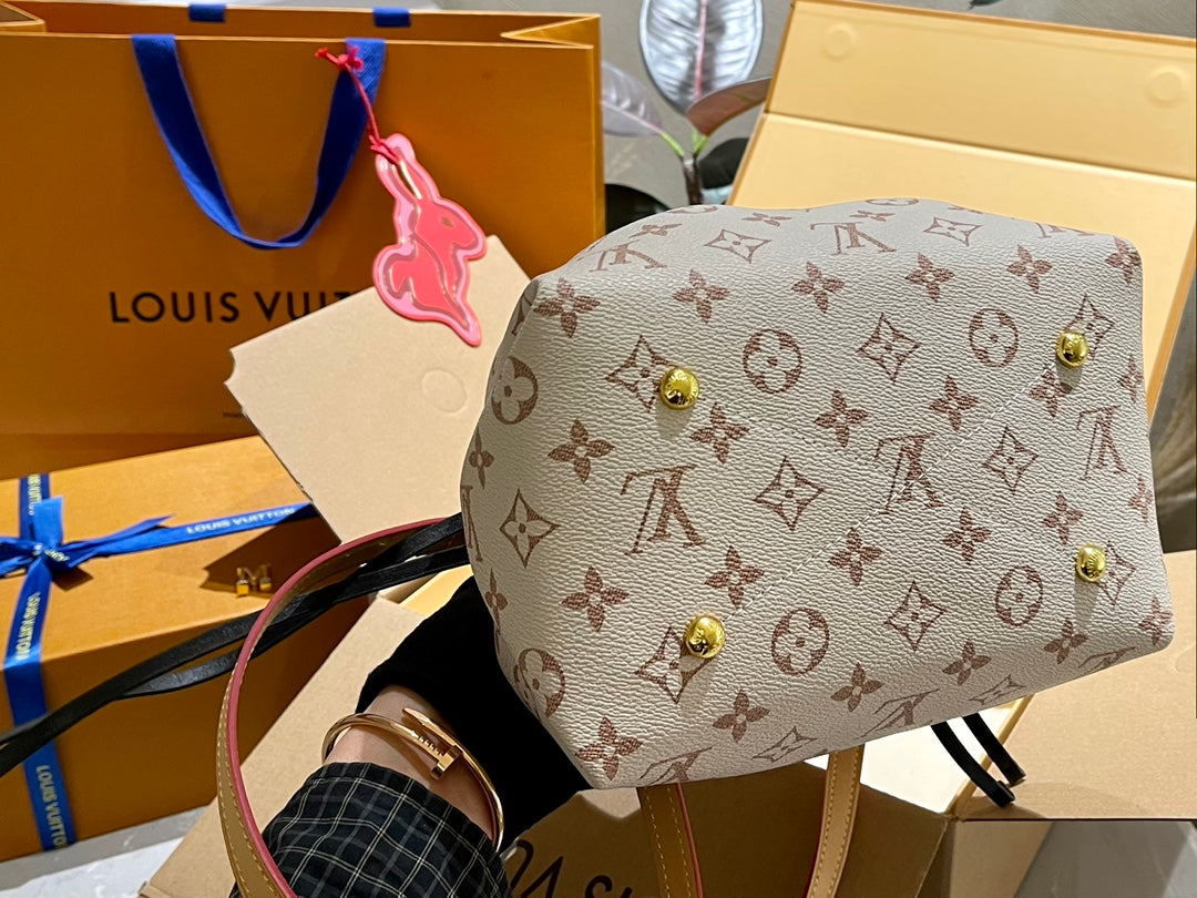 LV-BAG813