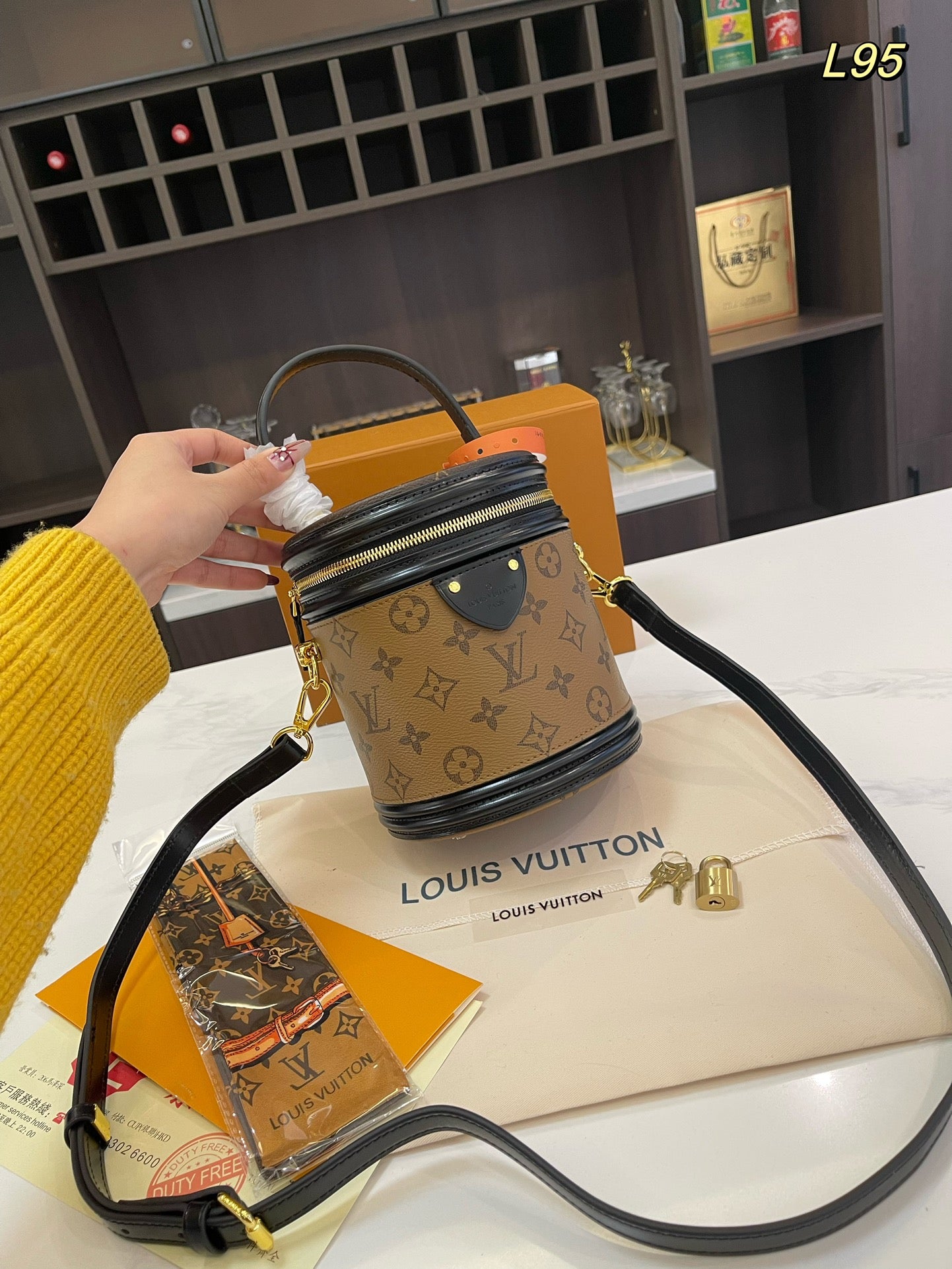 LV-BAG1040