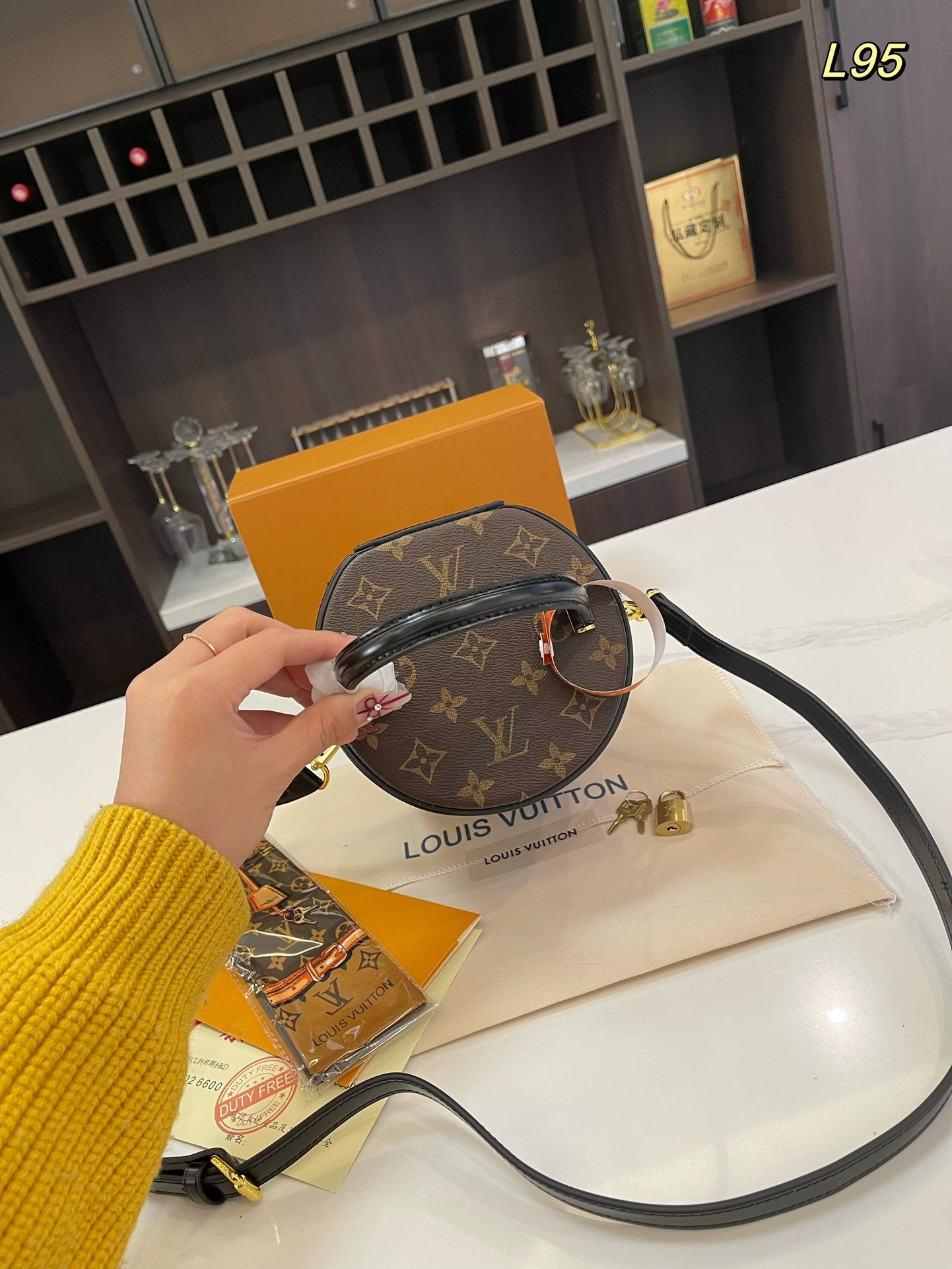 LV-BAG1040