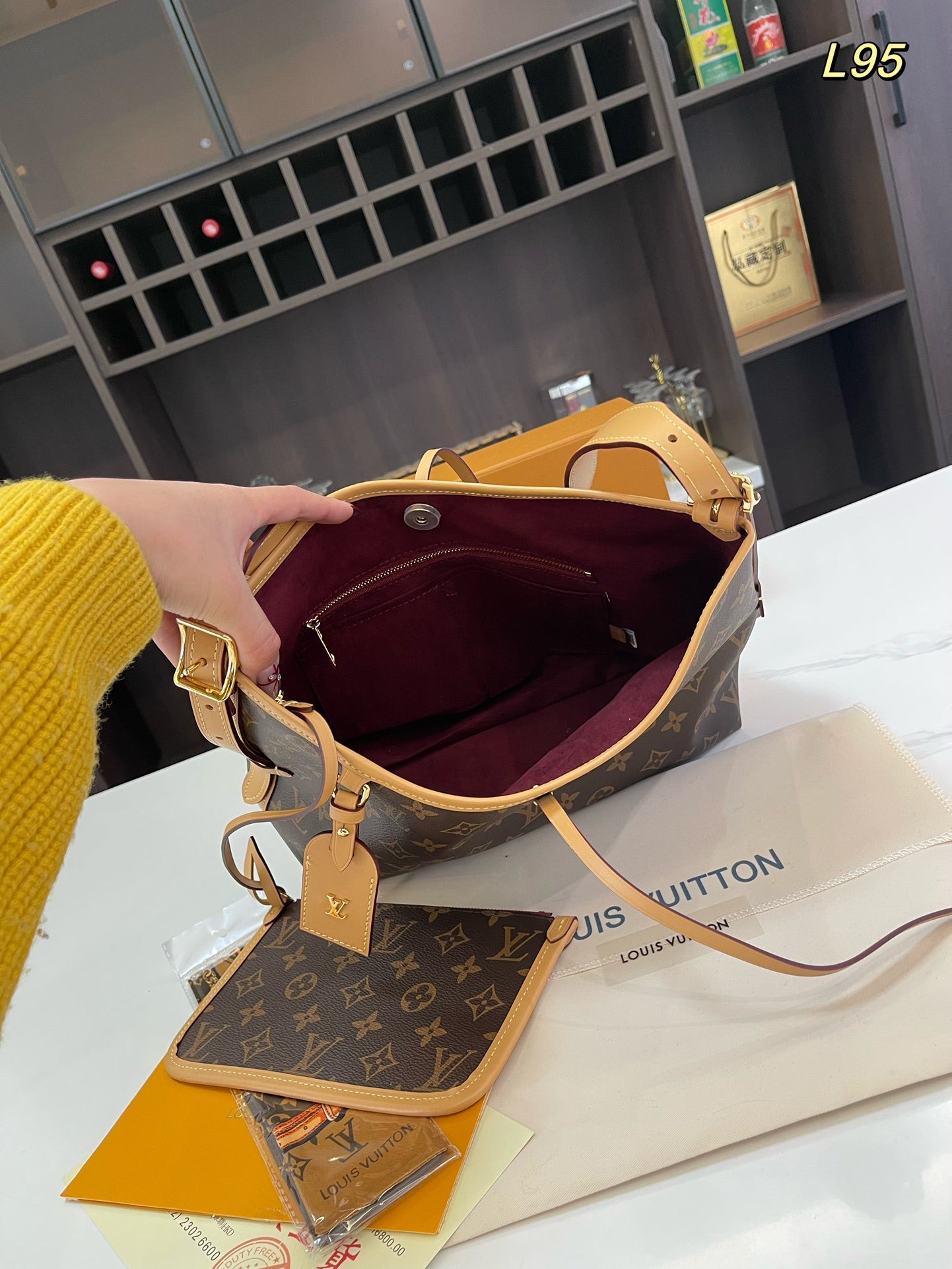 LV-BAG970
