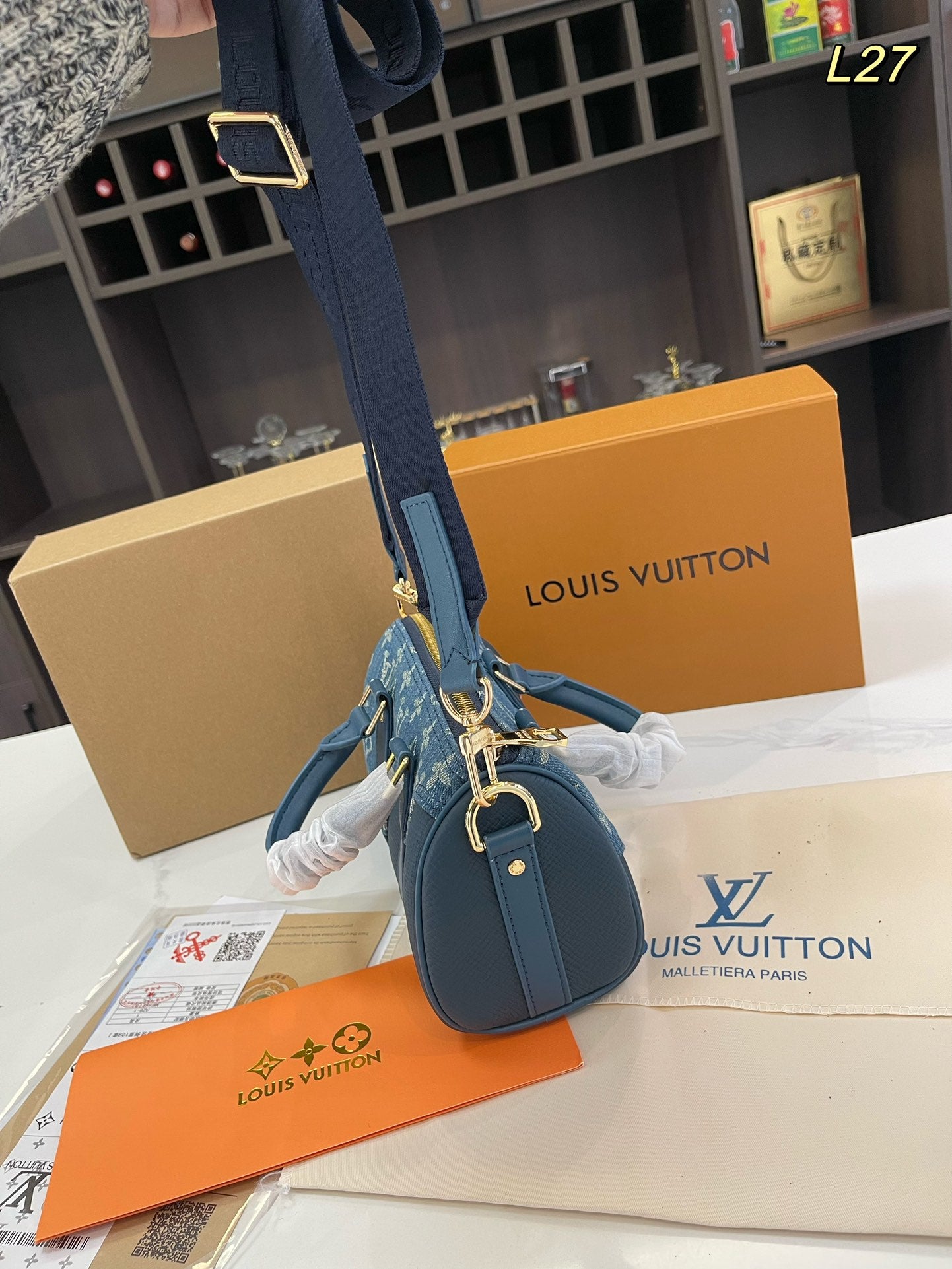 LV-BAG1022