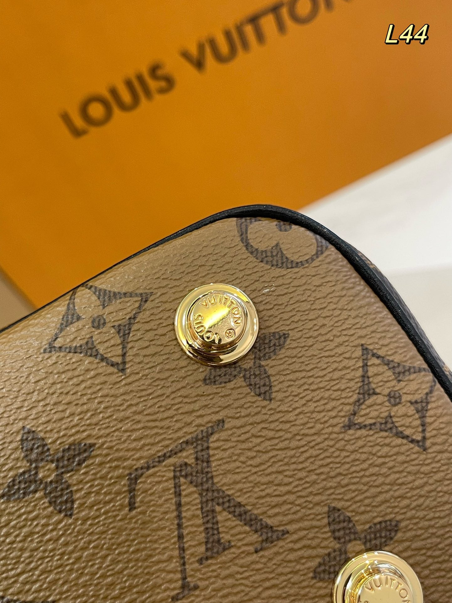 LV-BAG1019