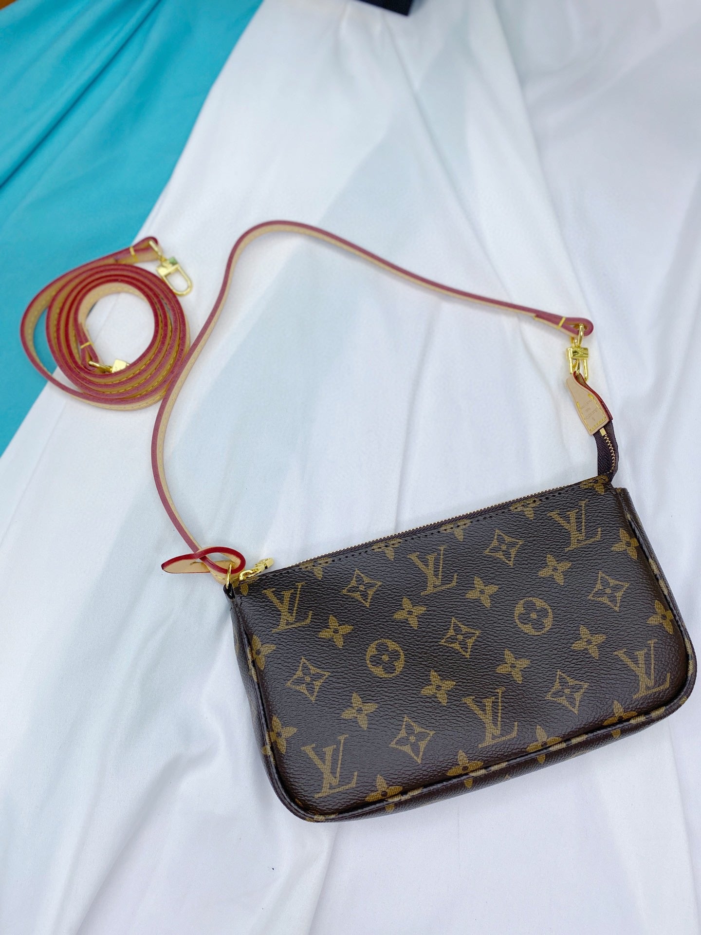 LV-BAG799