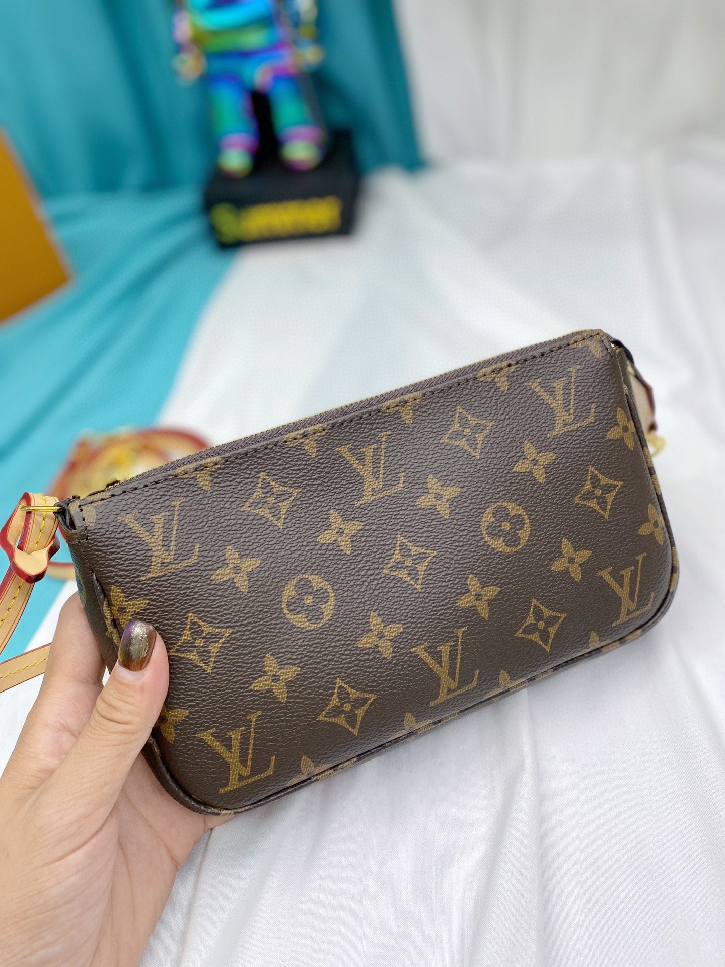 LV-BAG799