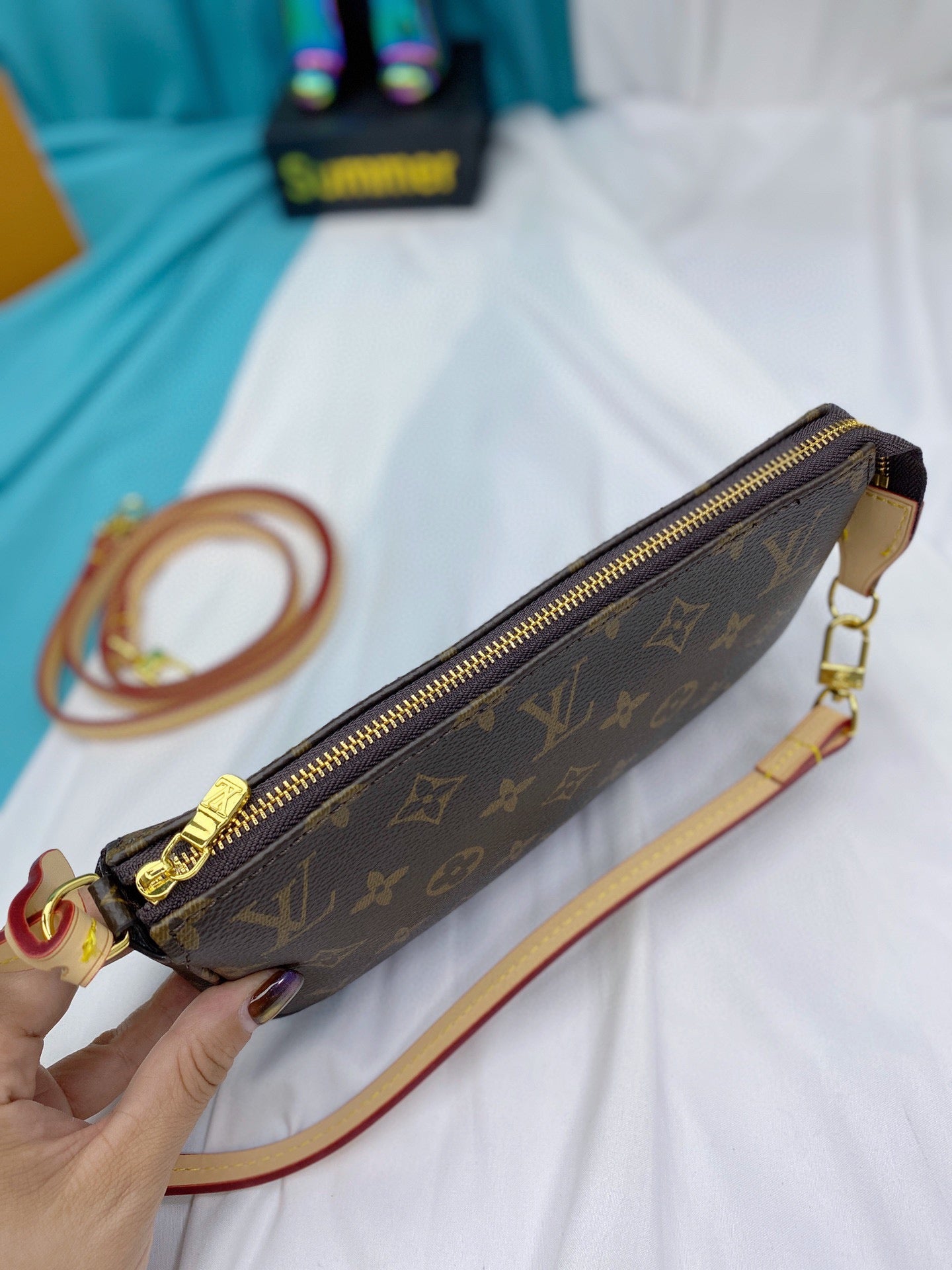 LV-BAG799