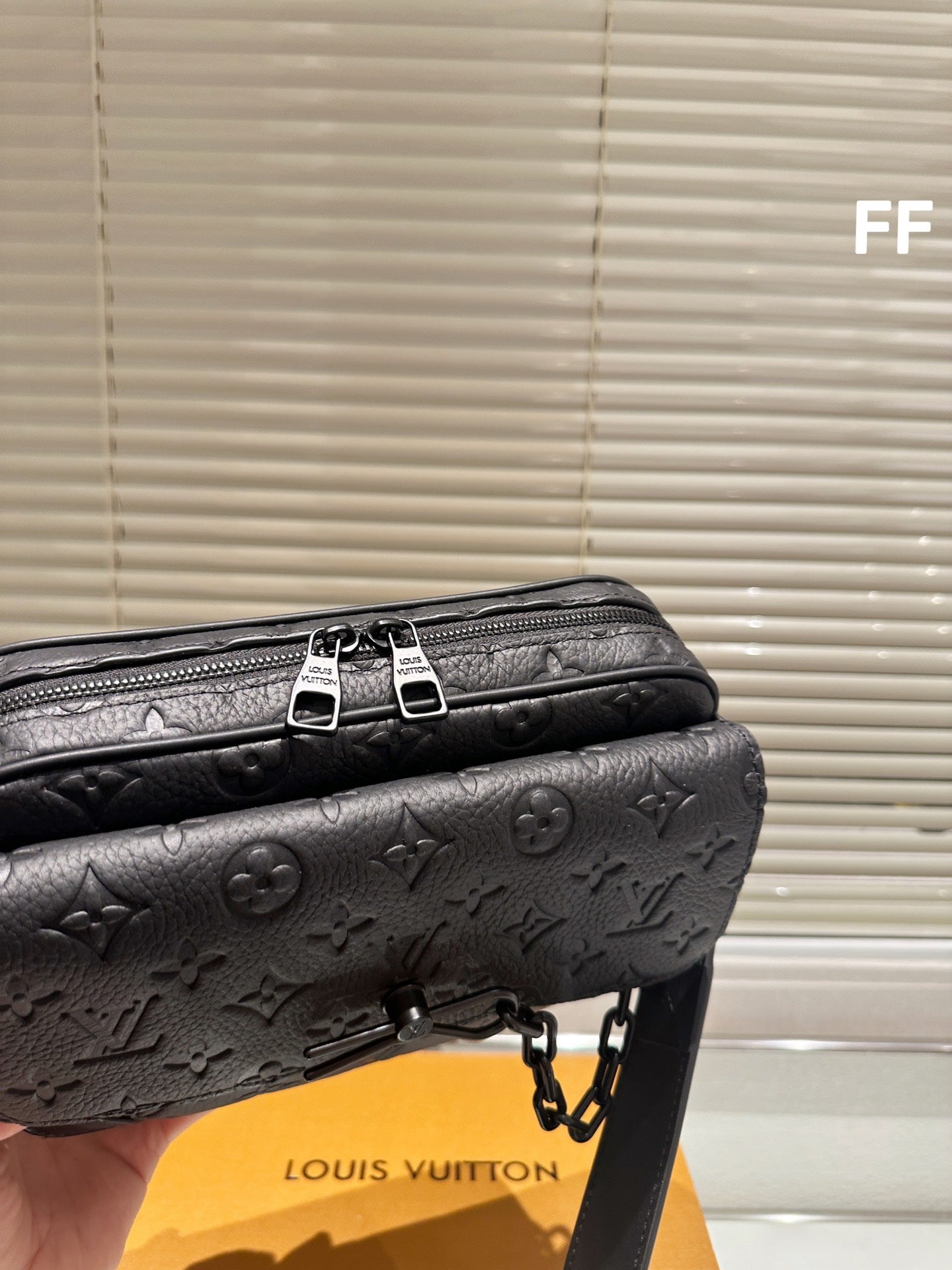 LV-BAG1059