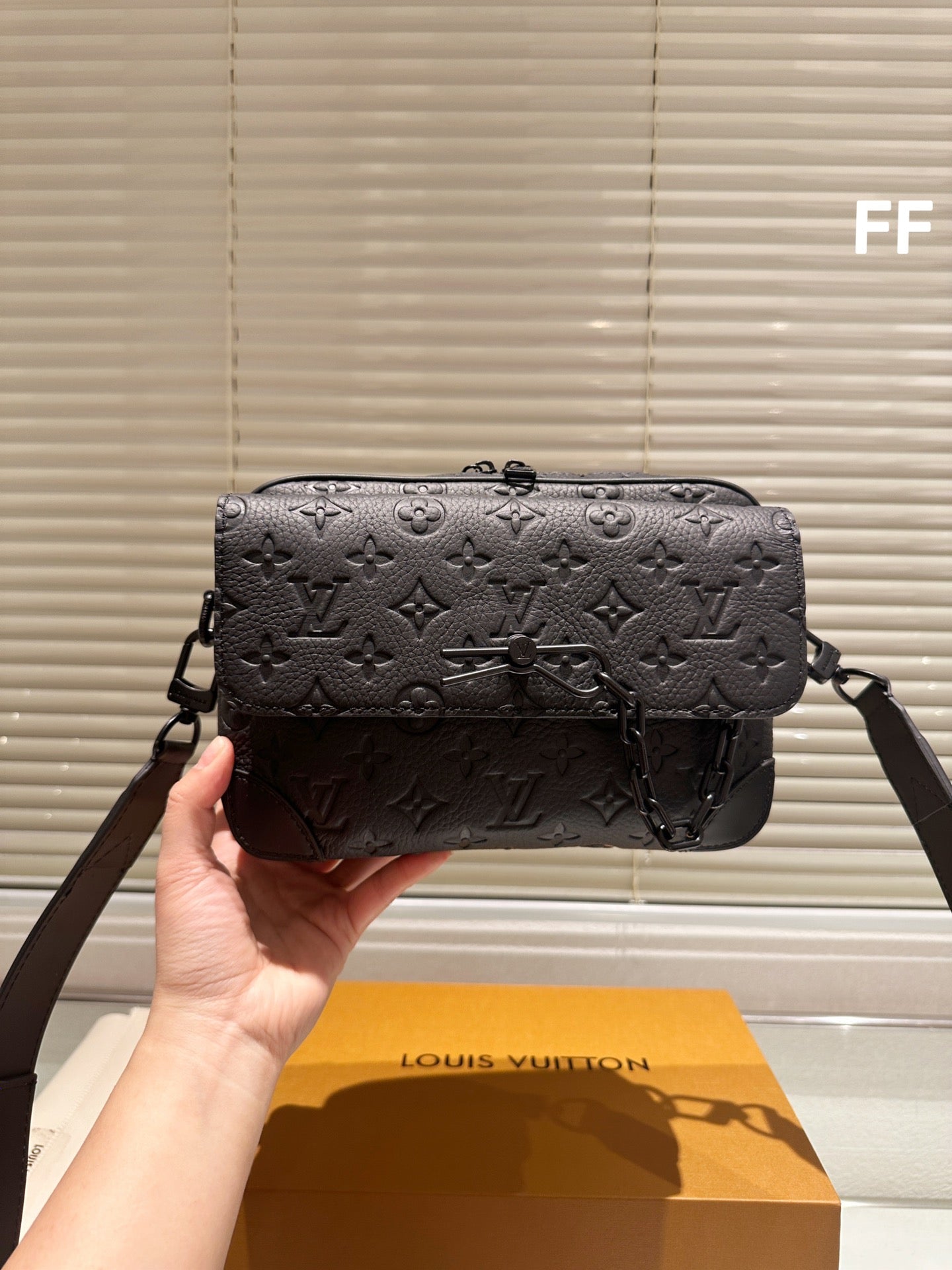 LV-BAG1059