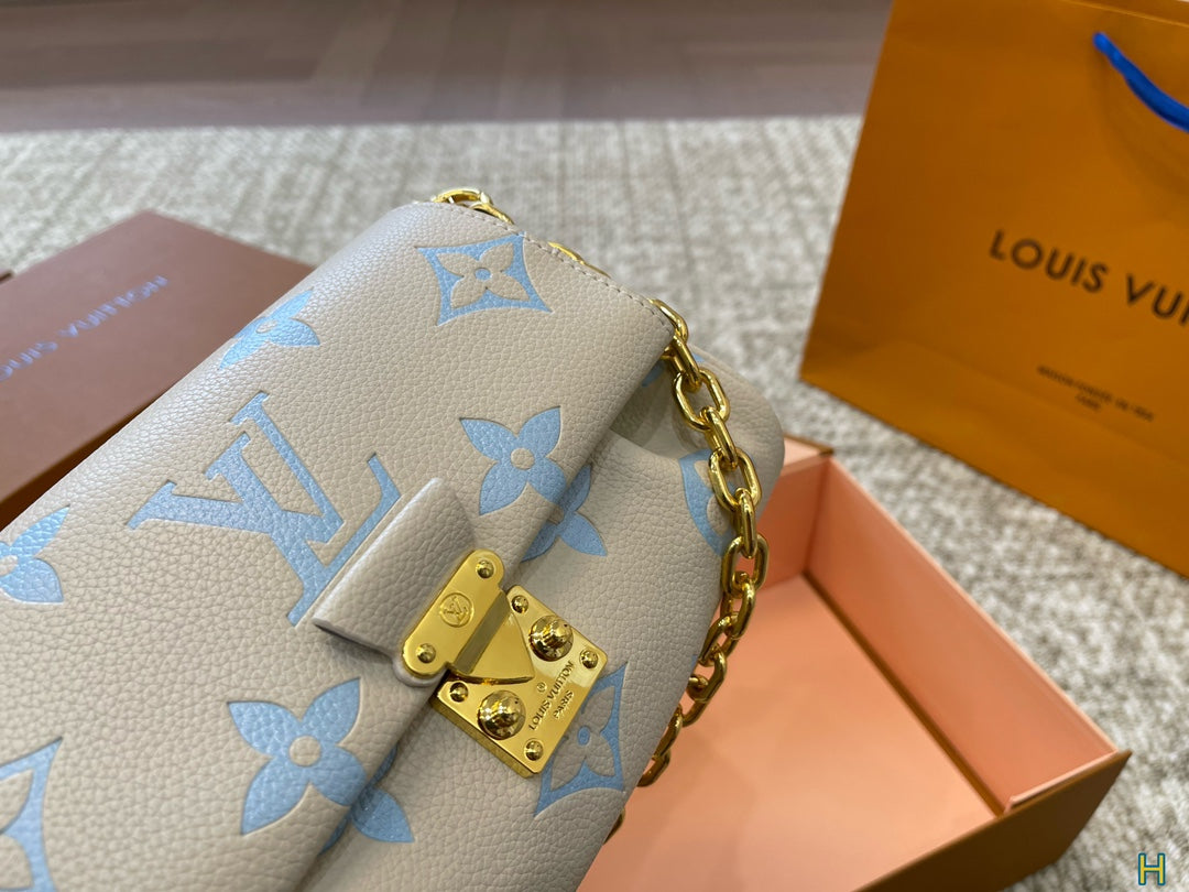 LV-BAG879
