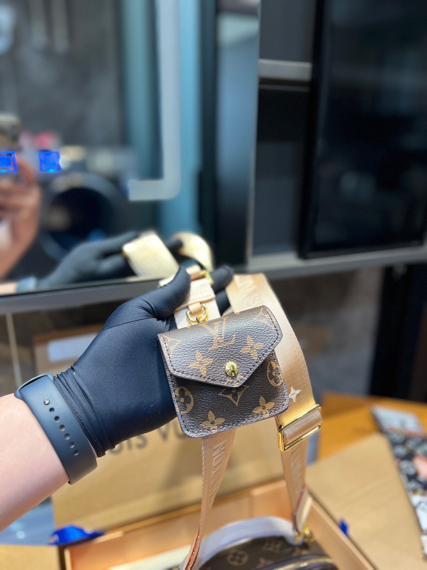 LV-BAG980