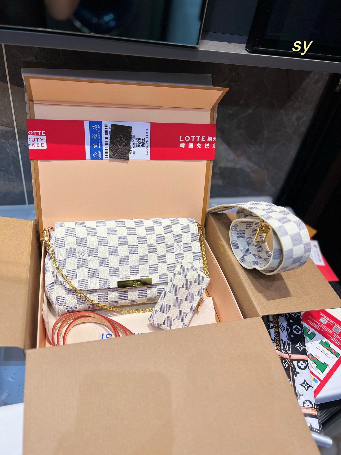 LV-BAG897
