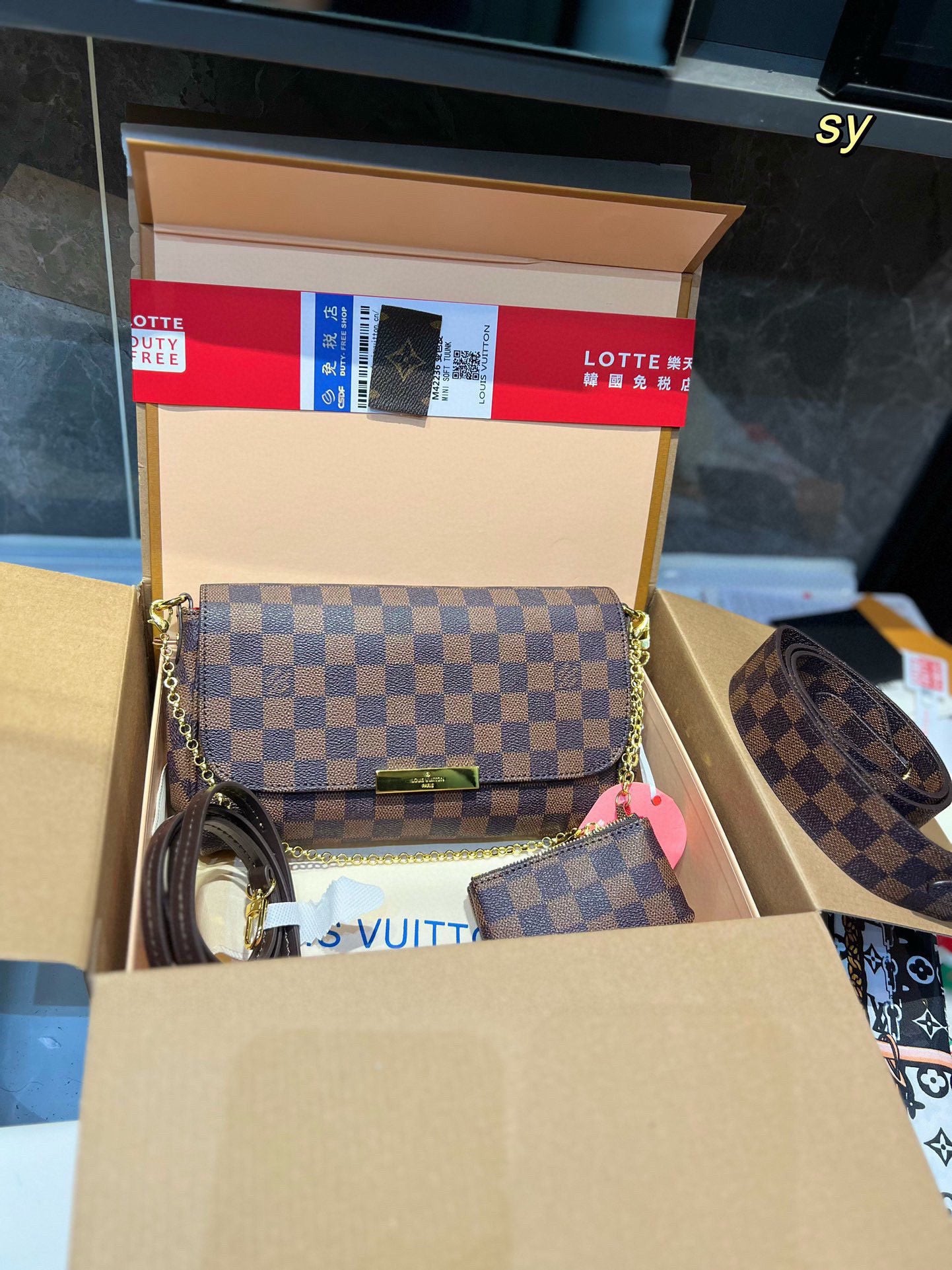 LV-BAG897