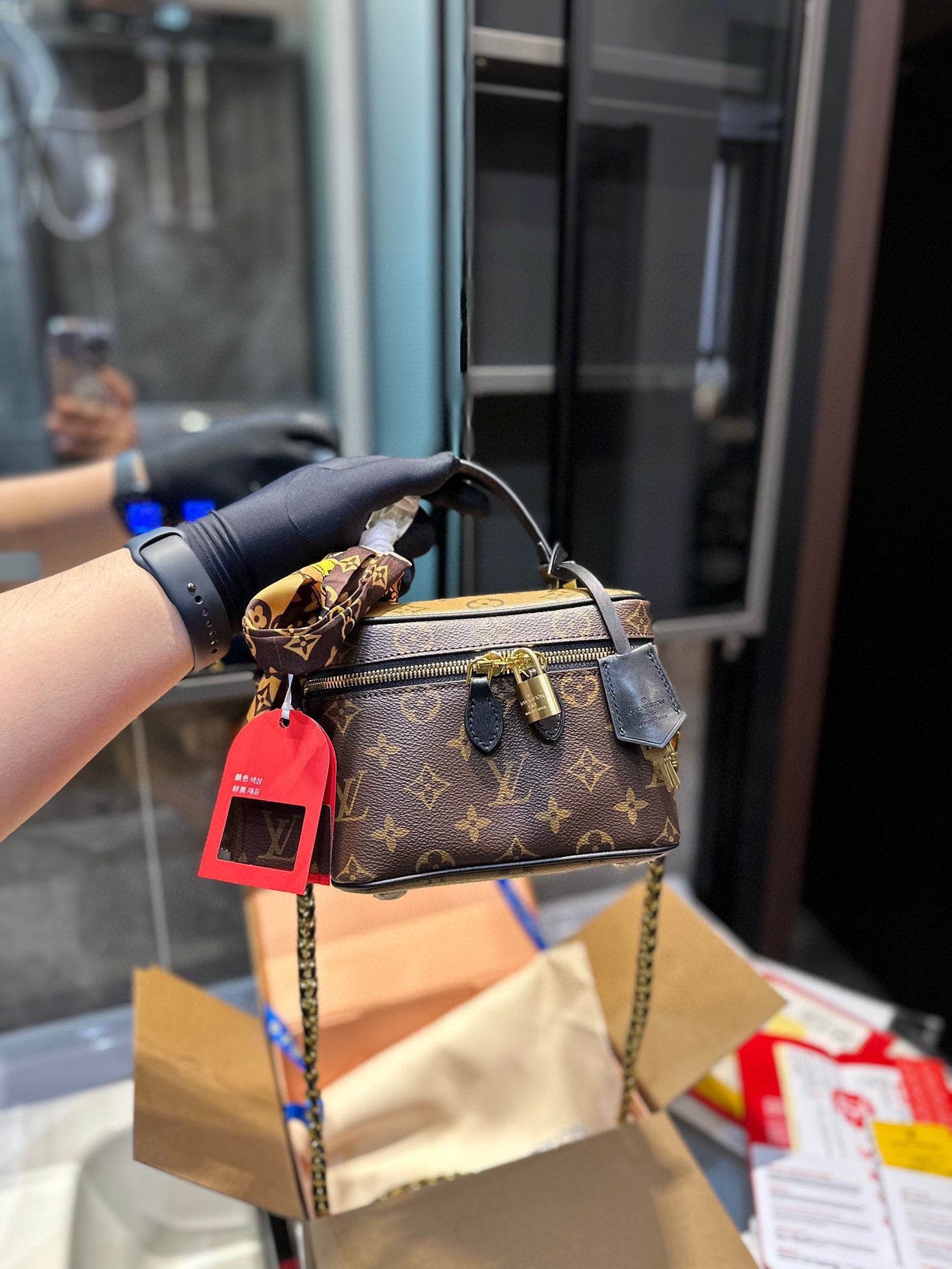 LV-BAG860