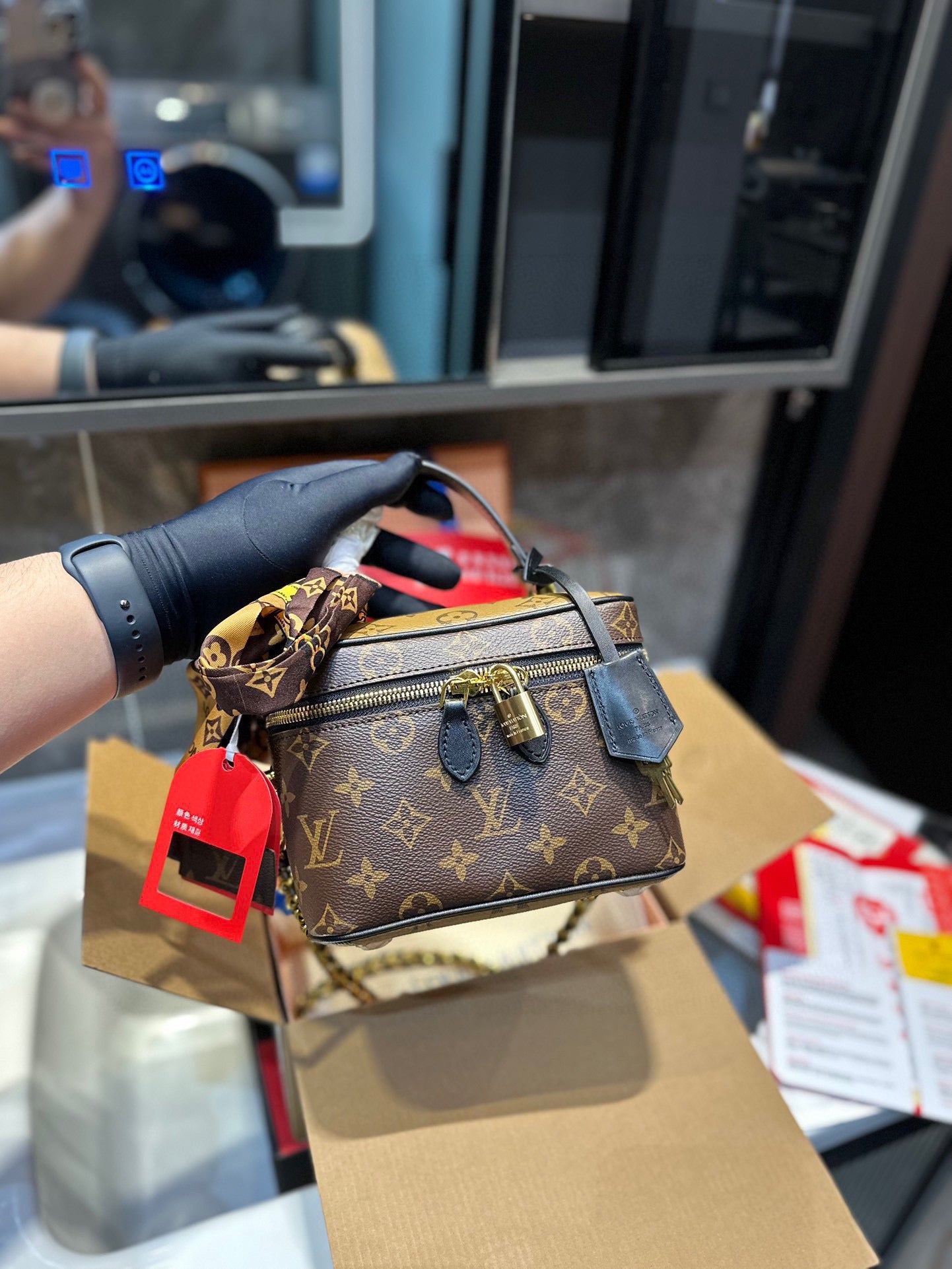 LV-BAG860