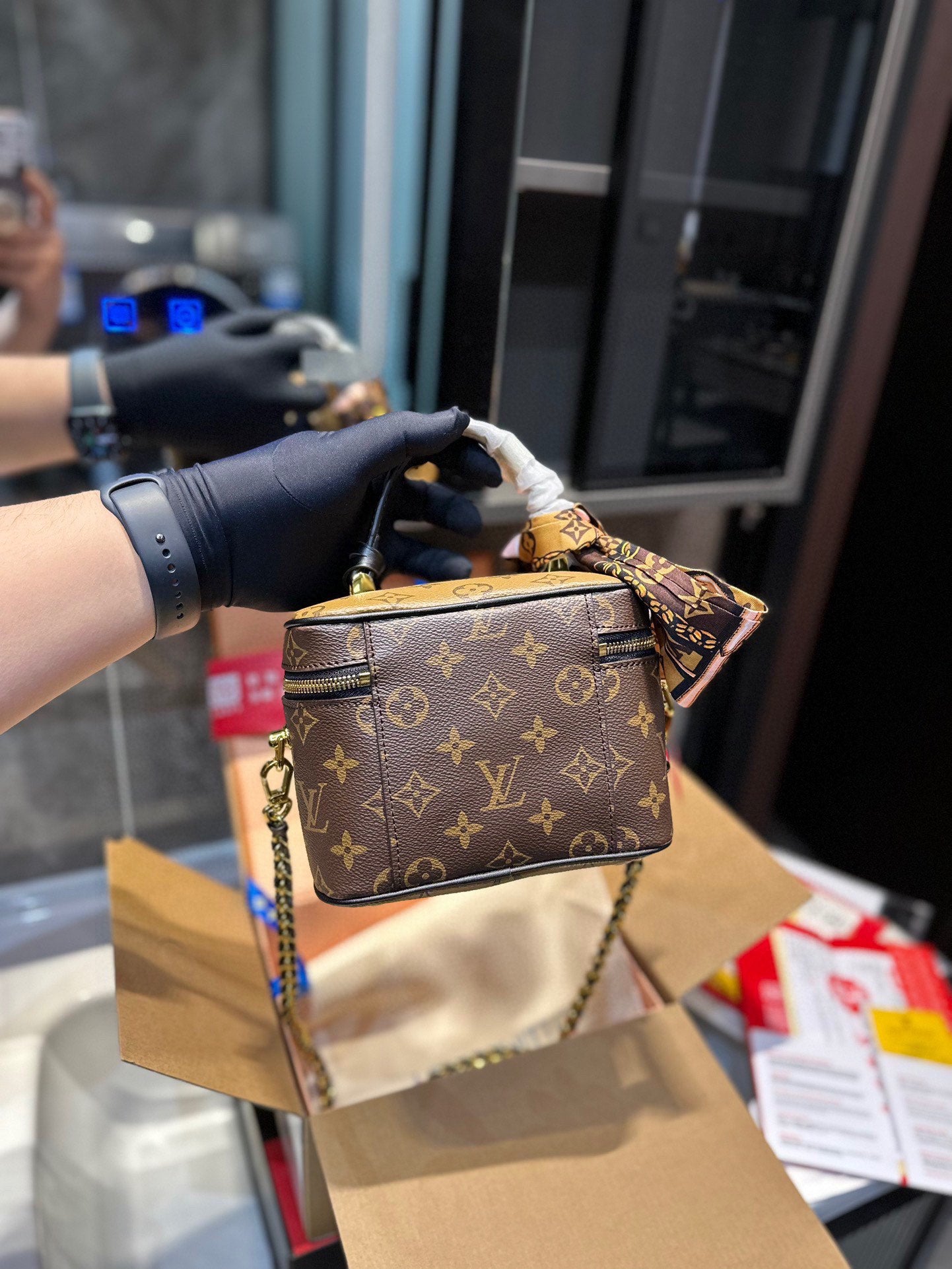 LV-BAG860
