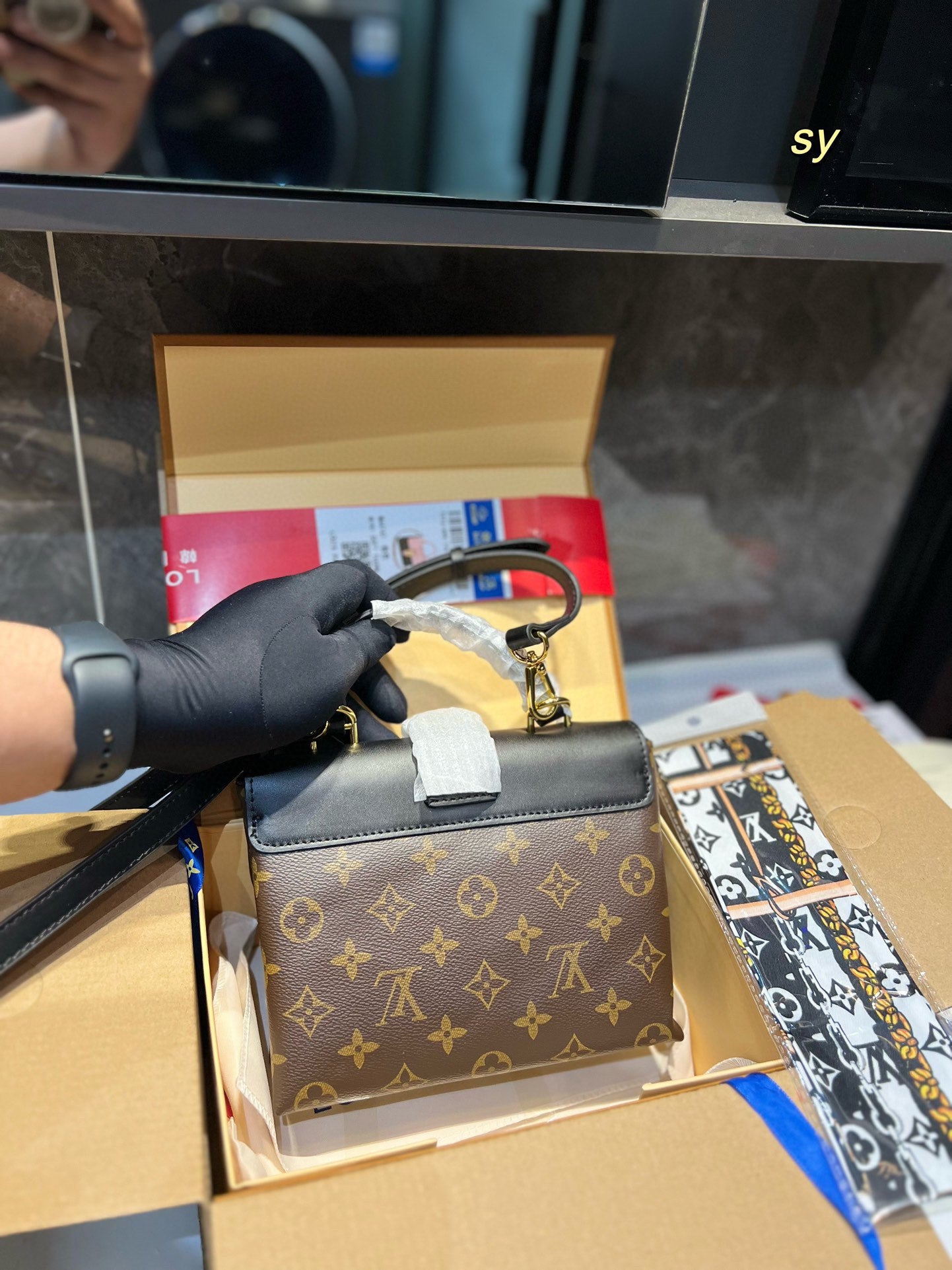 LV-BAG923