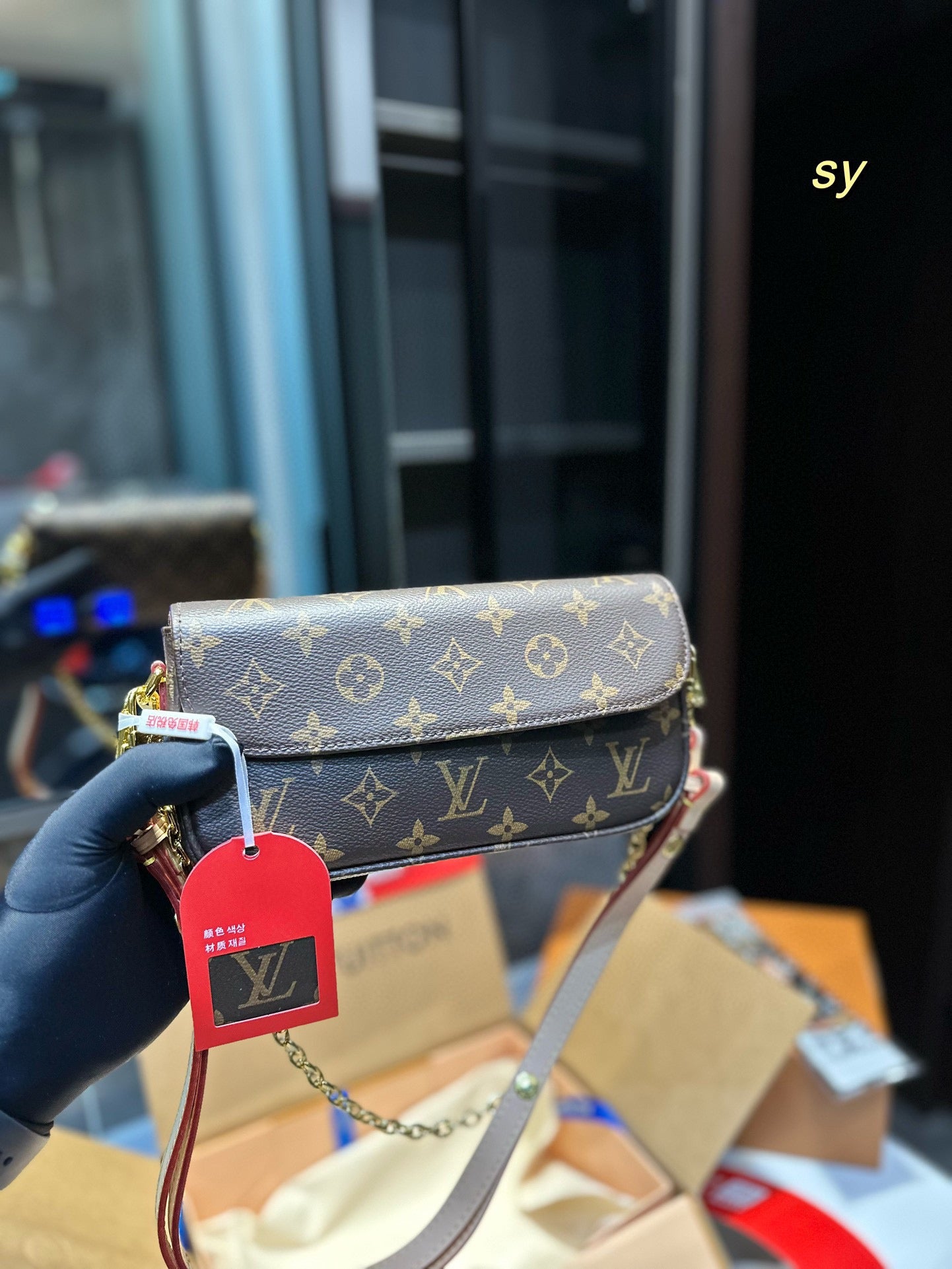 LV-BAG889
