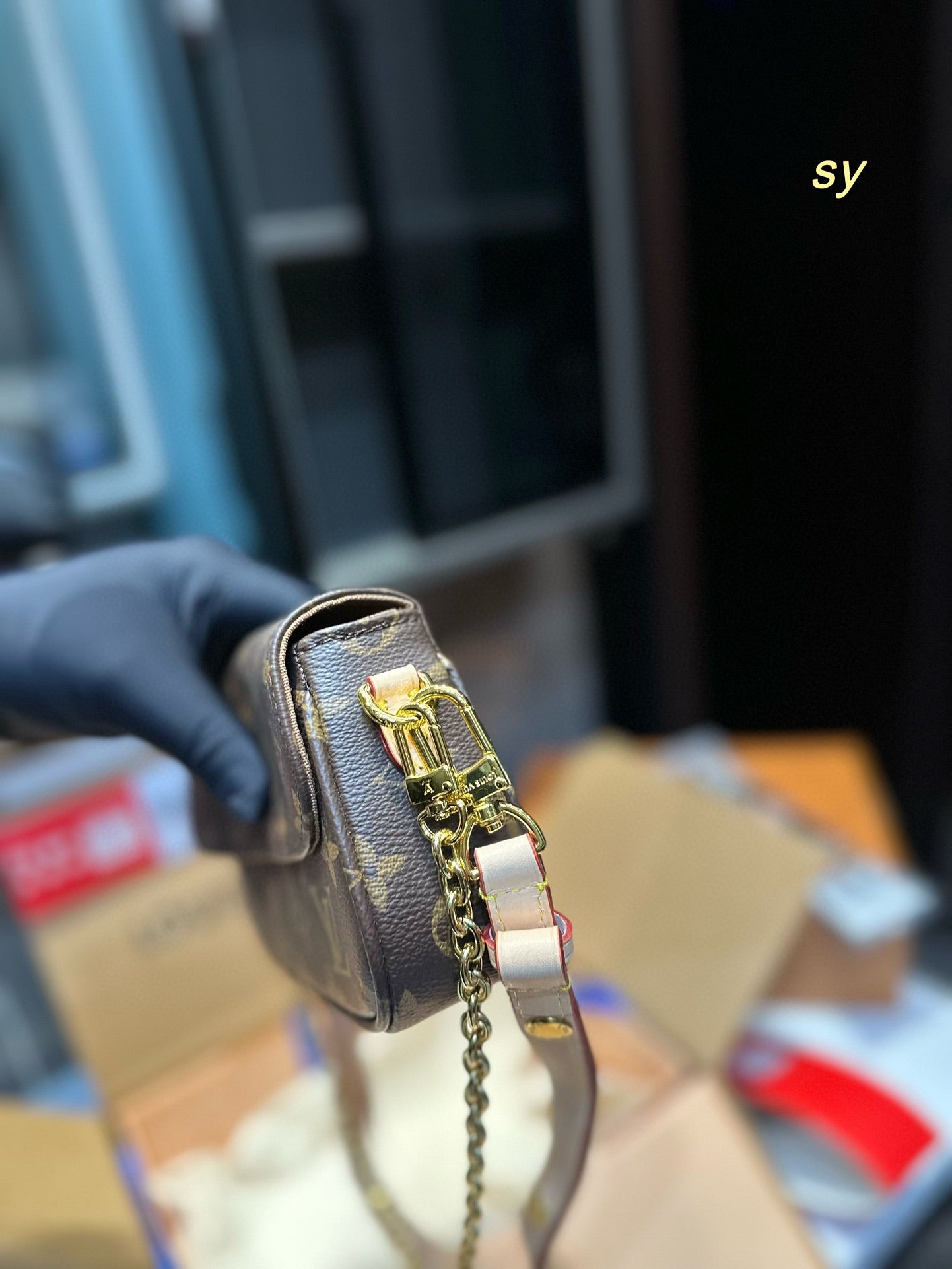LV-BAG889