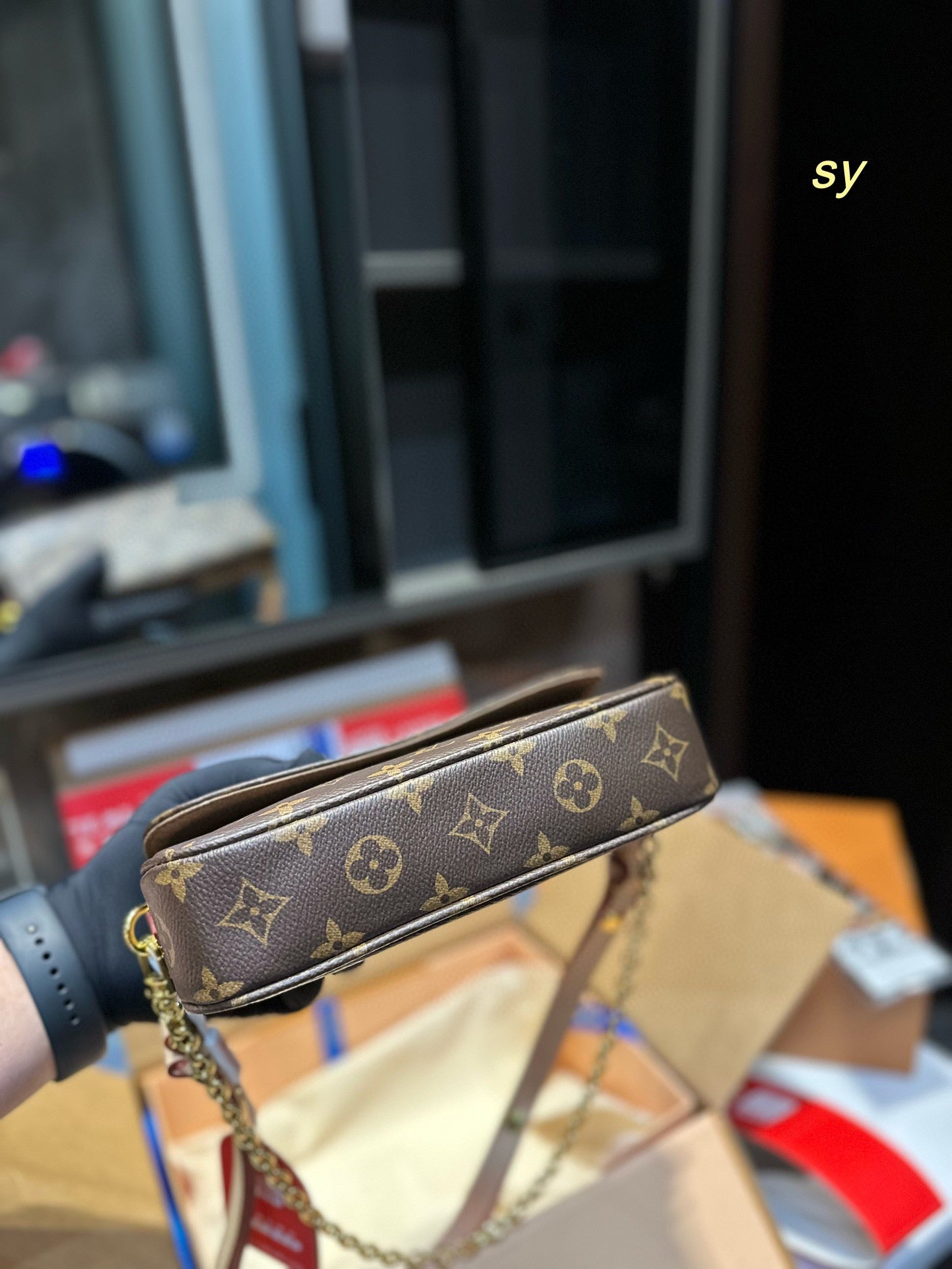 LV-BAG889