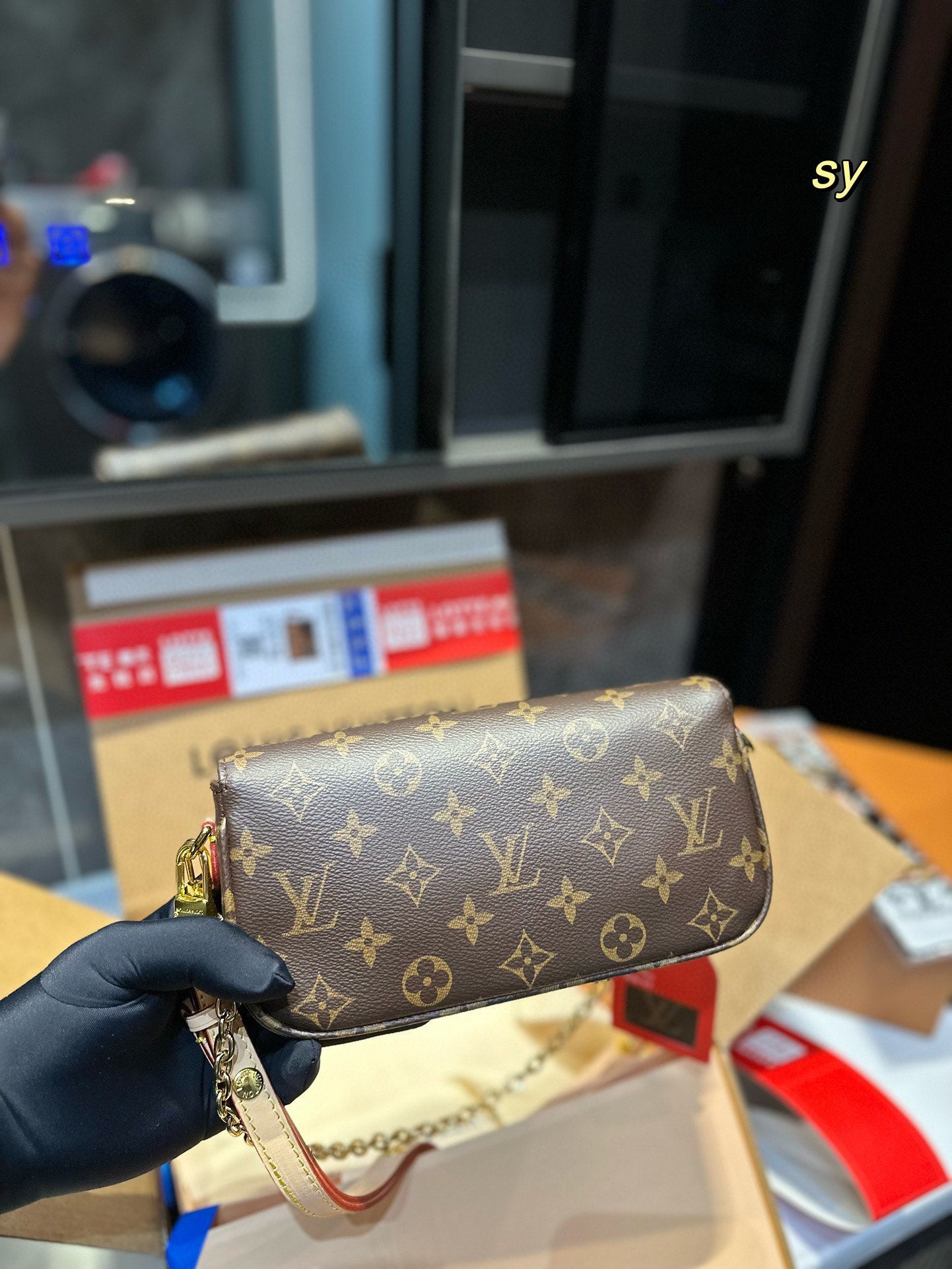 LV-BAG889