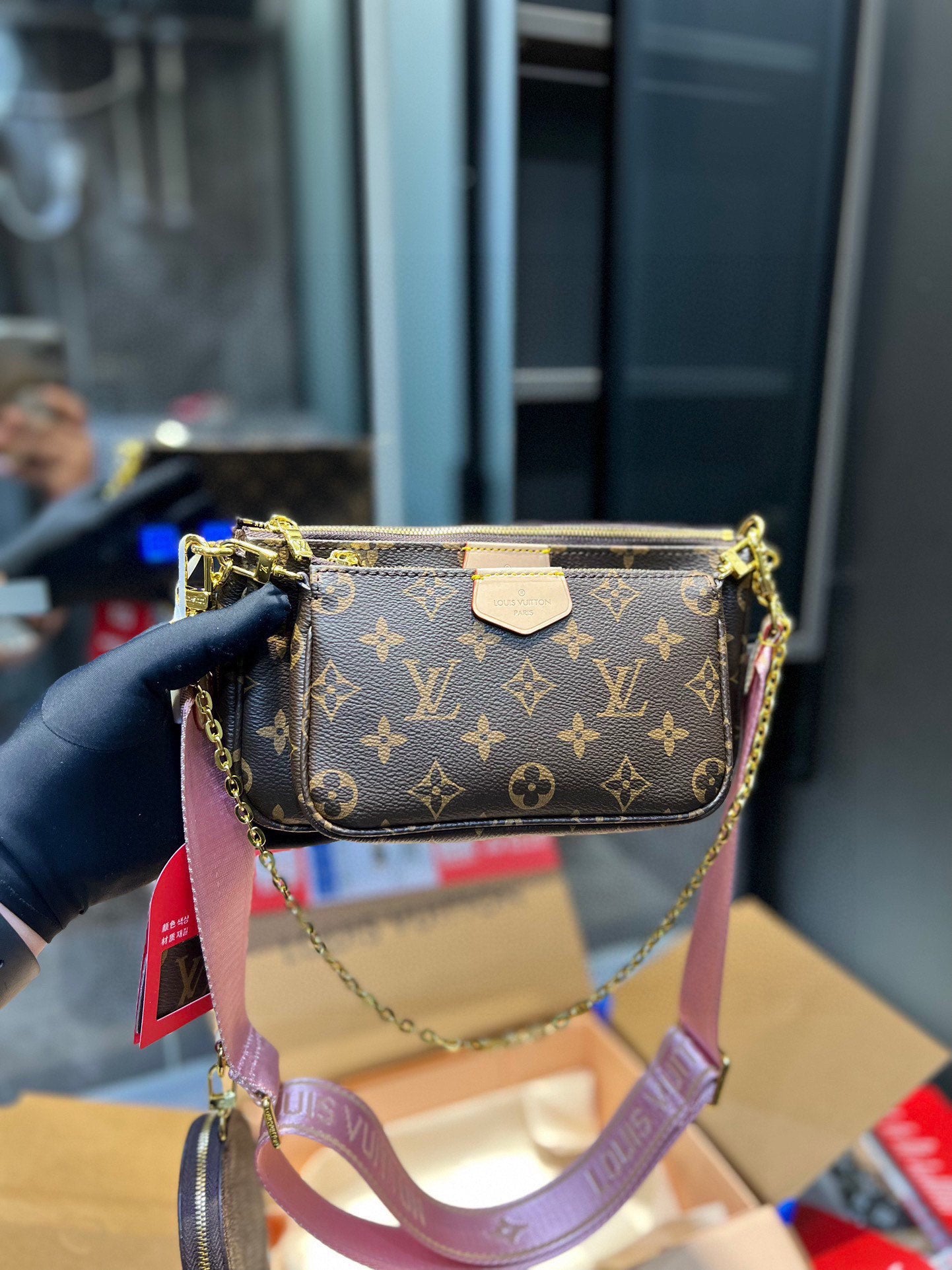 LV-BAG910