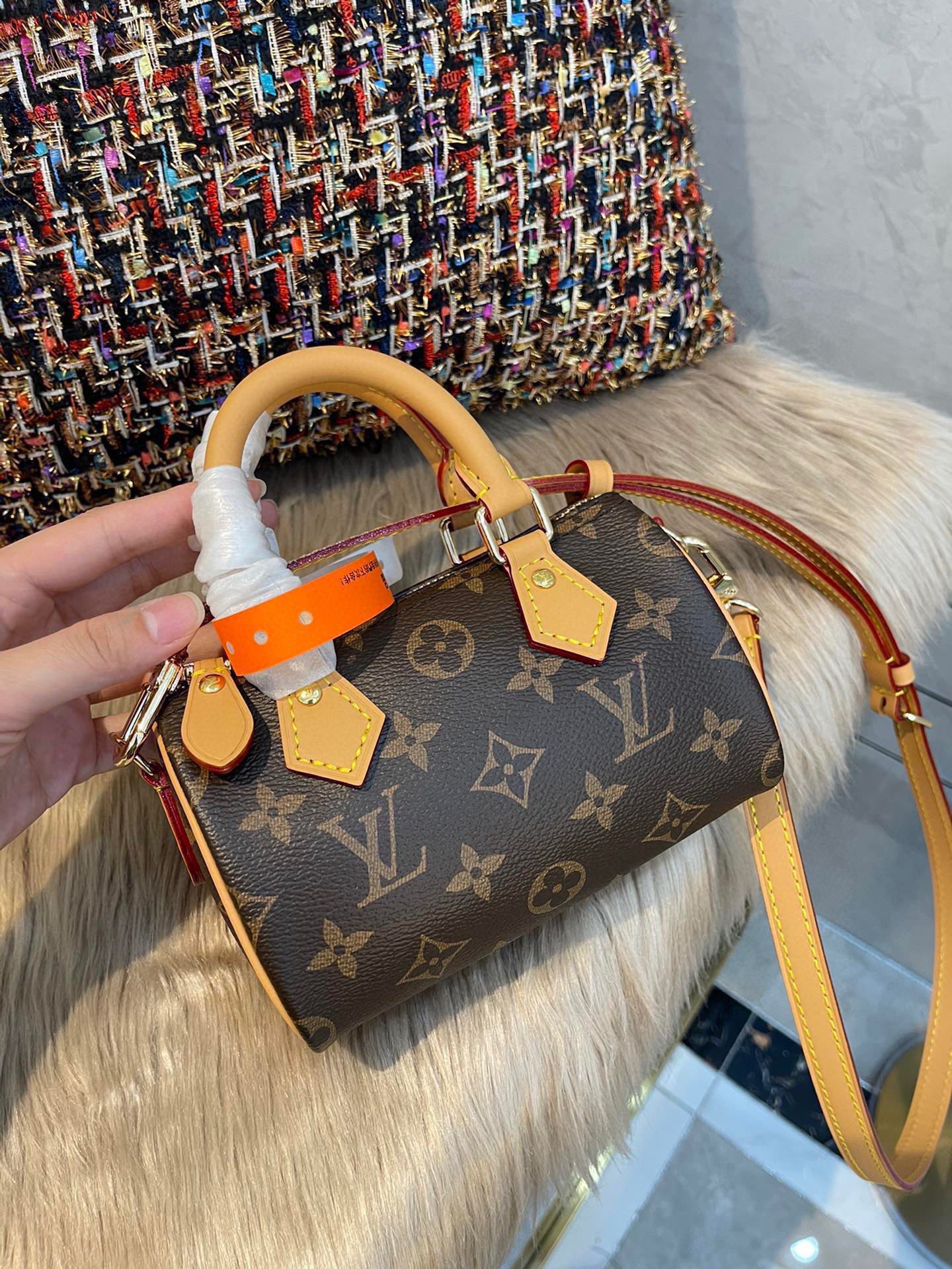 LV-BAG872