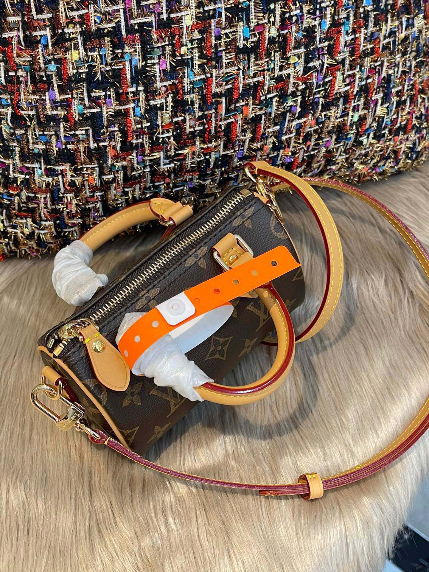 LV-BAG872