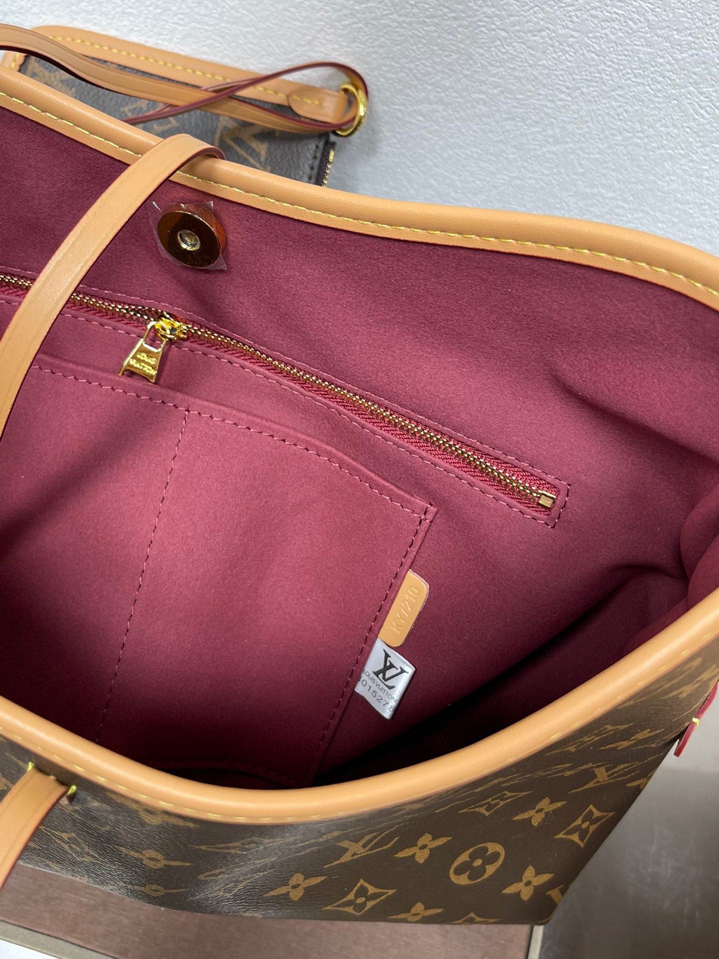 LV-BAG1017