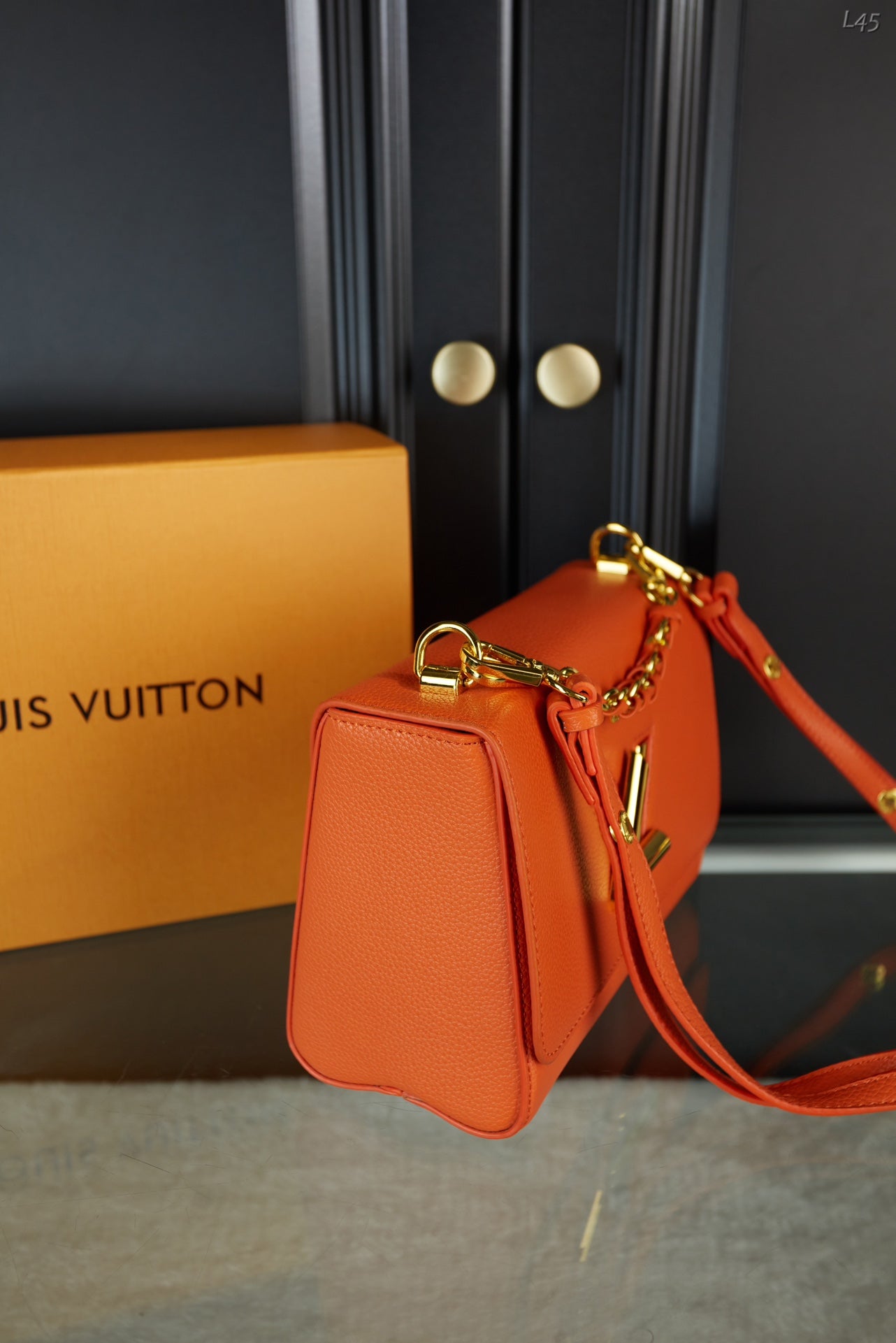 LV-BAG904