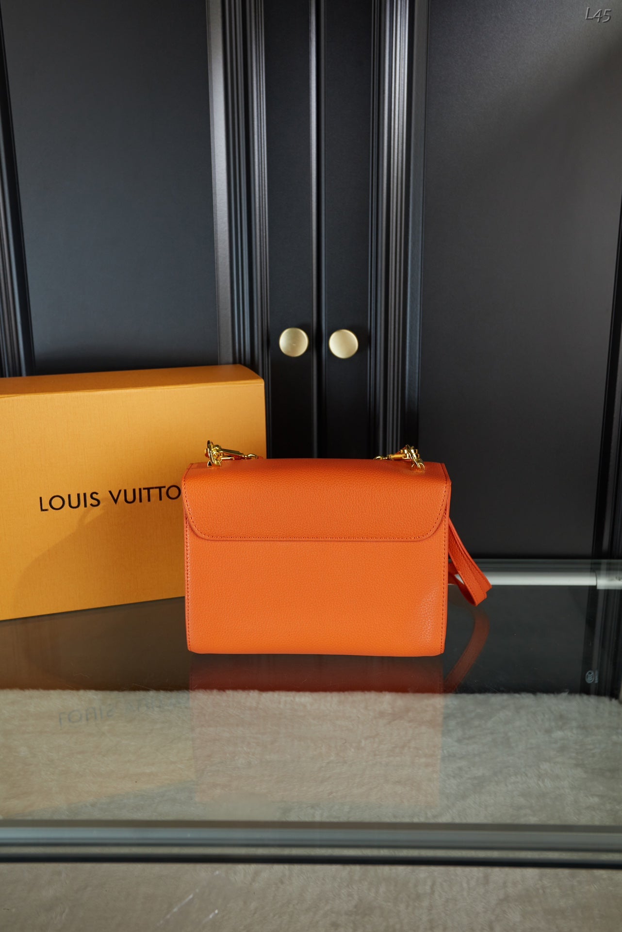 LV-BAG904